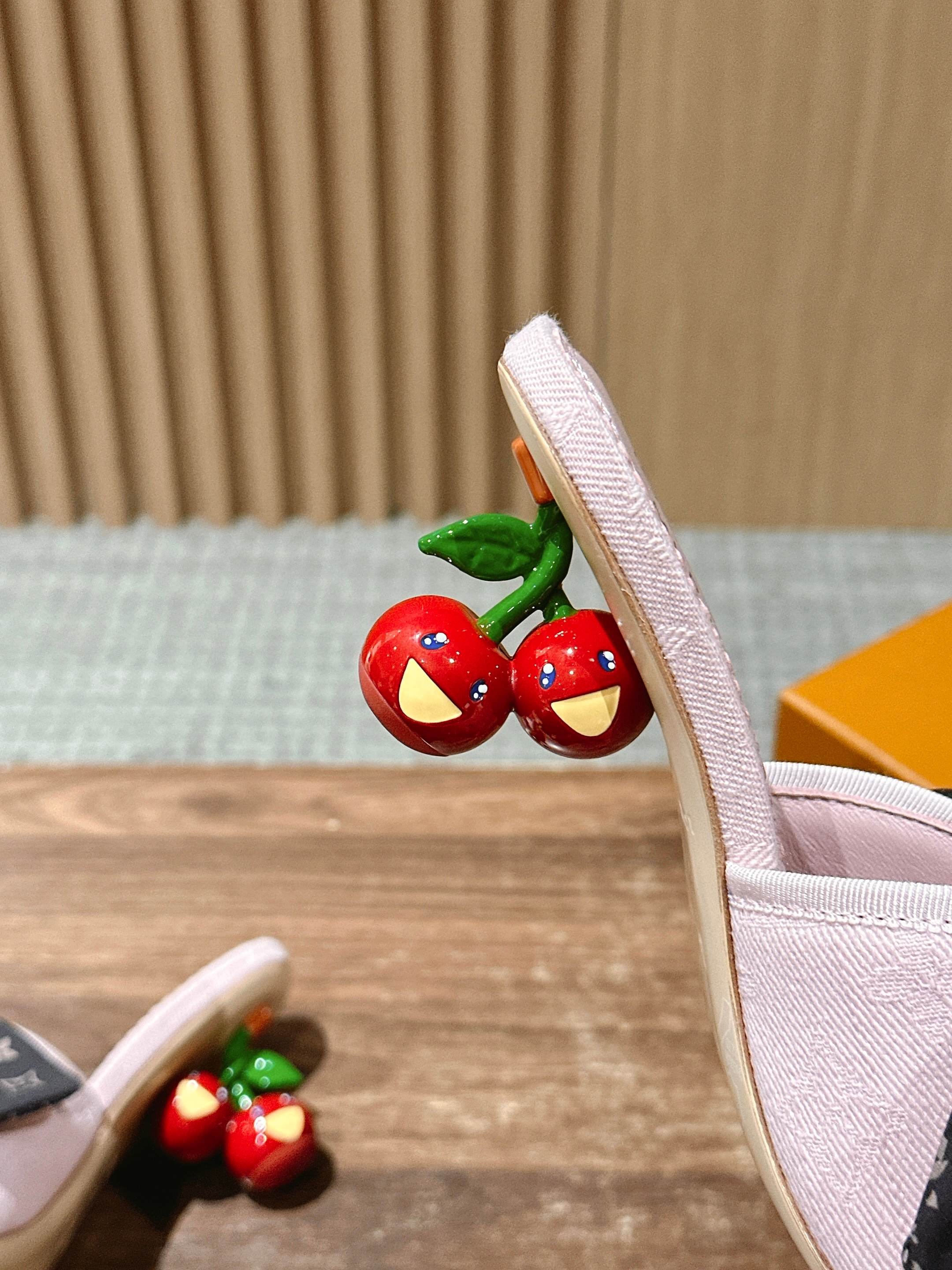 LV - Босоножки на низком каблуке с бантом и вишневым узором - Розовые