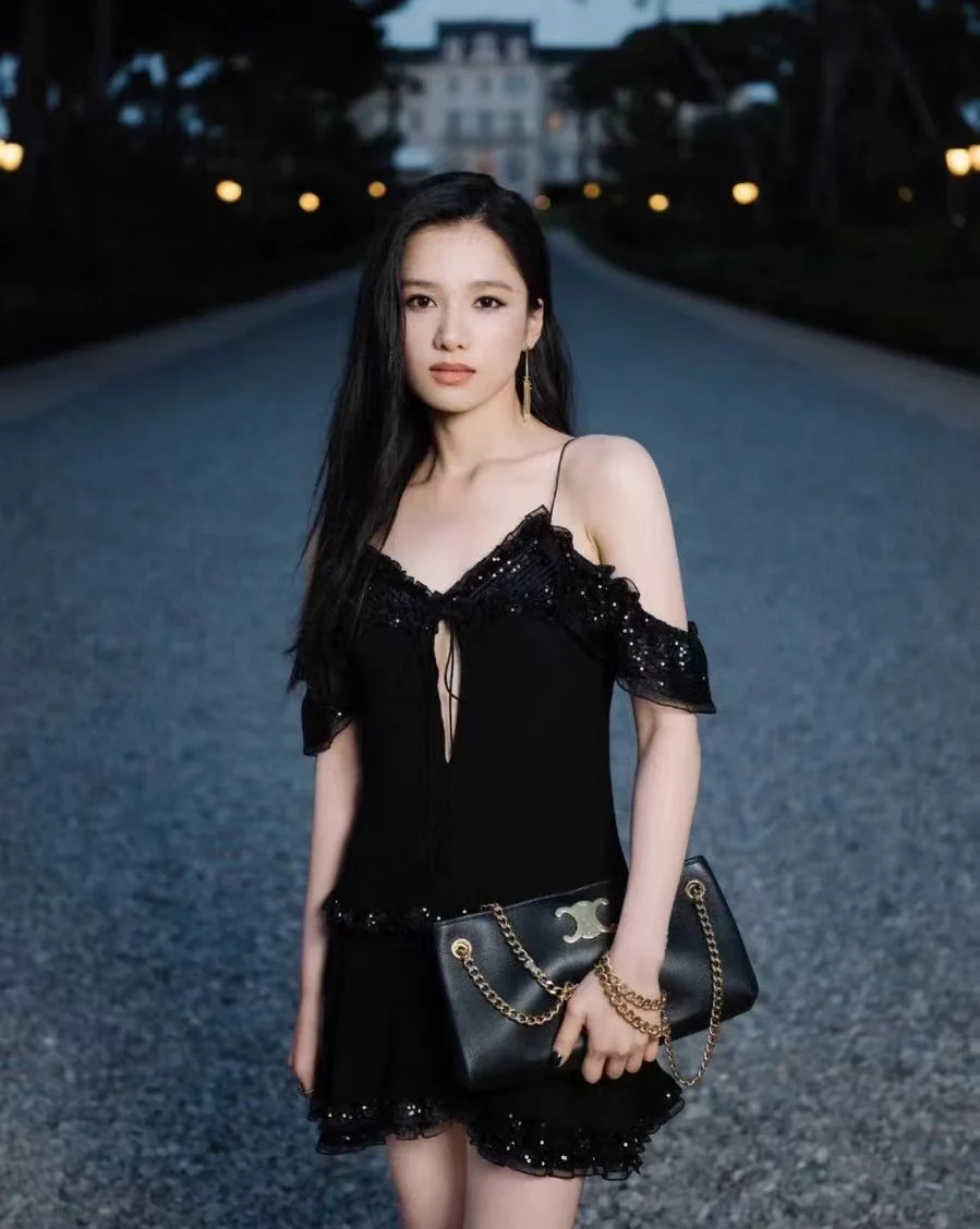 Сумка Celine New Newspaper Chain Bag - сумка через плечо с двойной цепочкой - черная