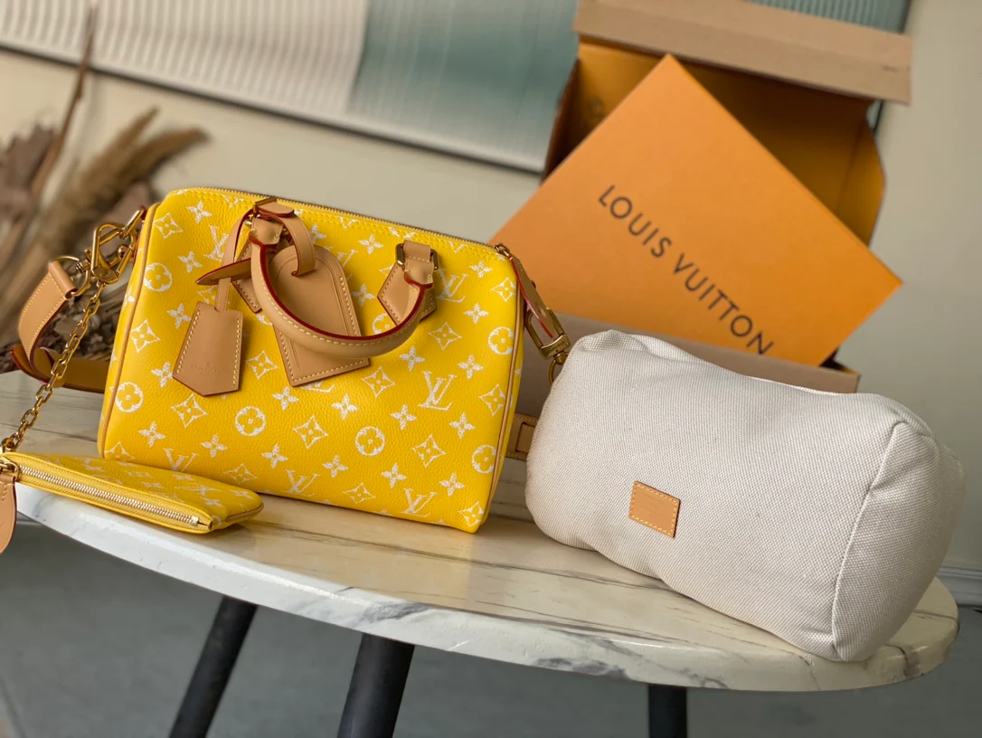 LV-m24426-speedy-p9-bandouliere-25 сумка-желтая