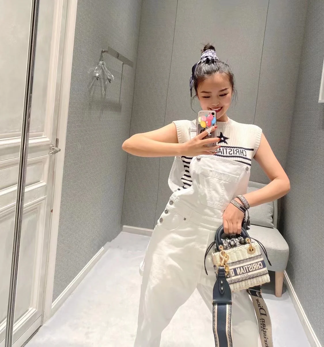 Dior - Ручная работа - Сумка из бамбукового плетения - Мини - Темно-синяя - На фото в одежде