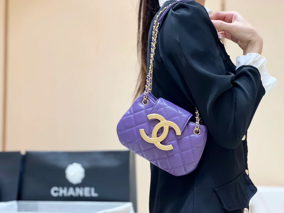 Новая коллекция Chanel ?Ранняя весна? — 24c — Большая ретро-сумка Double C — Мессенджер — Фиолетовая