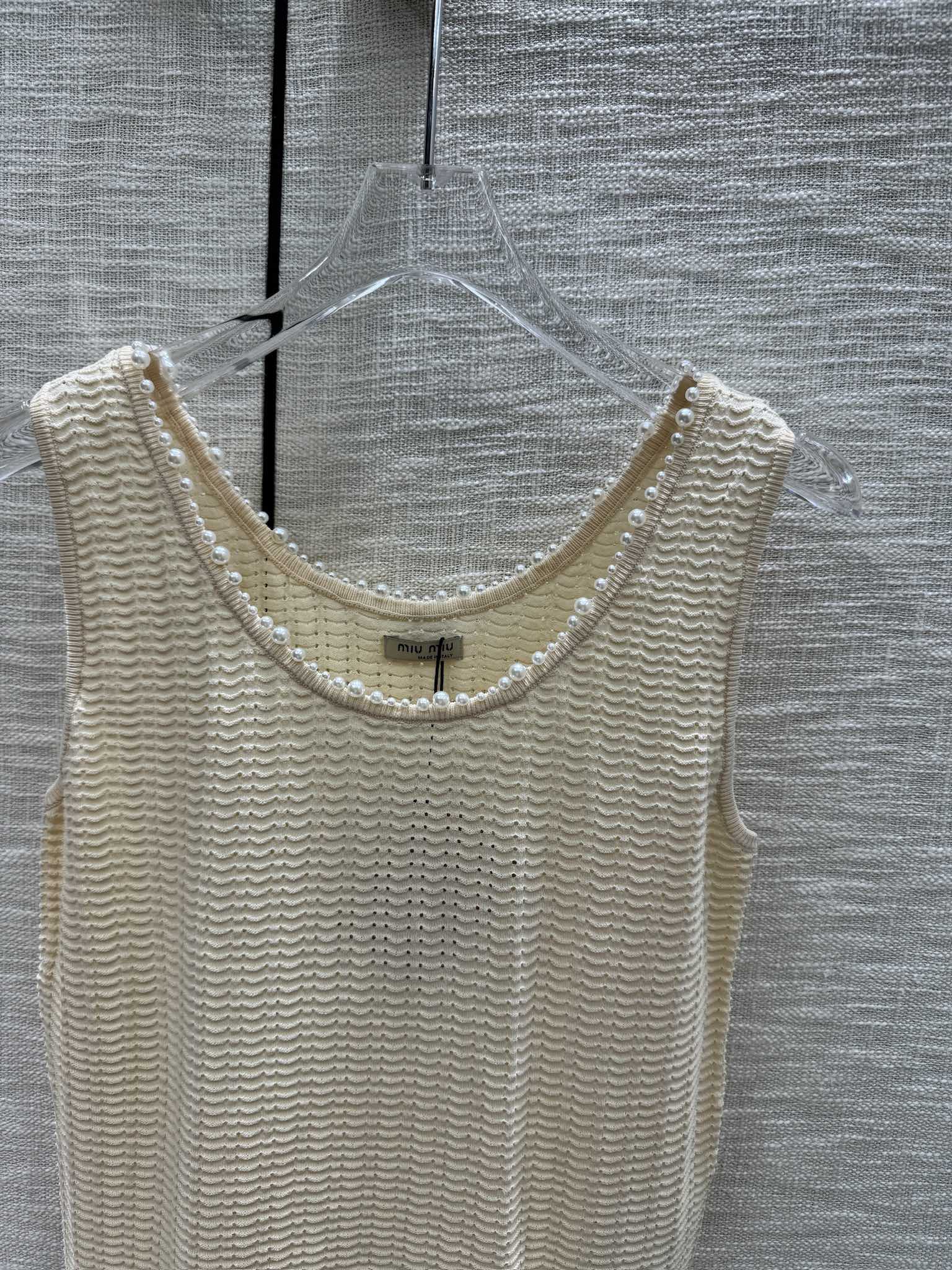 Жилет Miu Miu-2404 из плотной вязки с бисером - абрикосовый