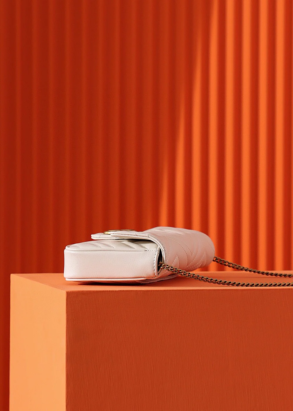 Сумка через плечо Gucci Marmont на цепочке - белая