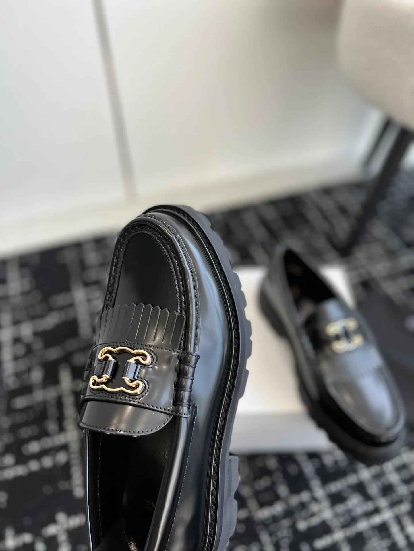 Celine - Весна/Лето 2023 Новинка - Лоферы Arc de Triomphe