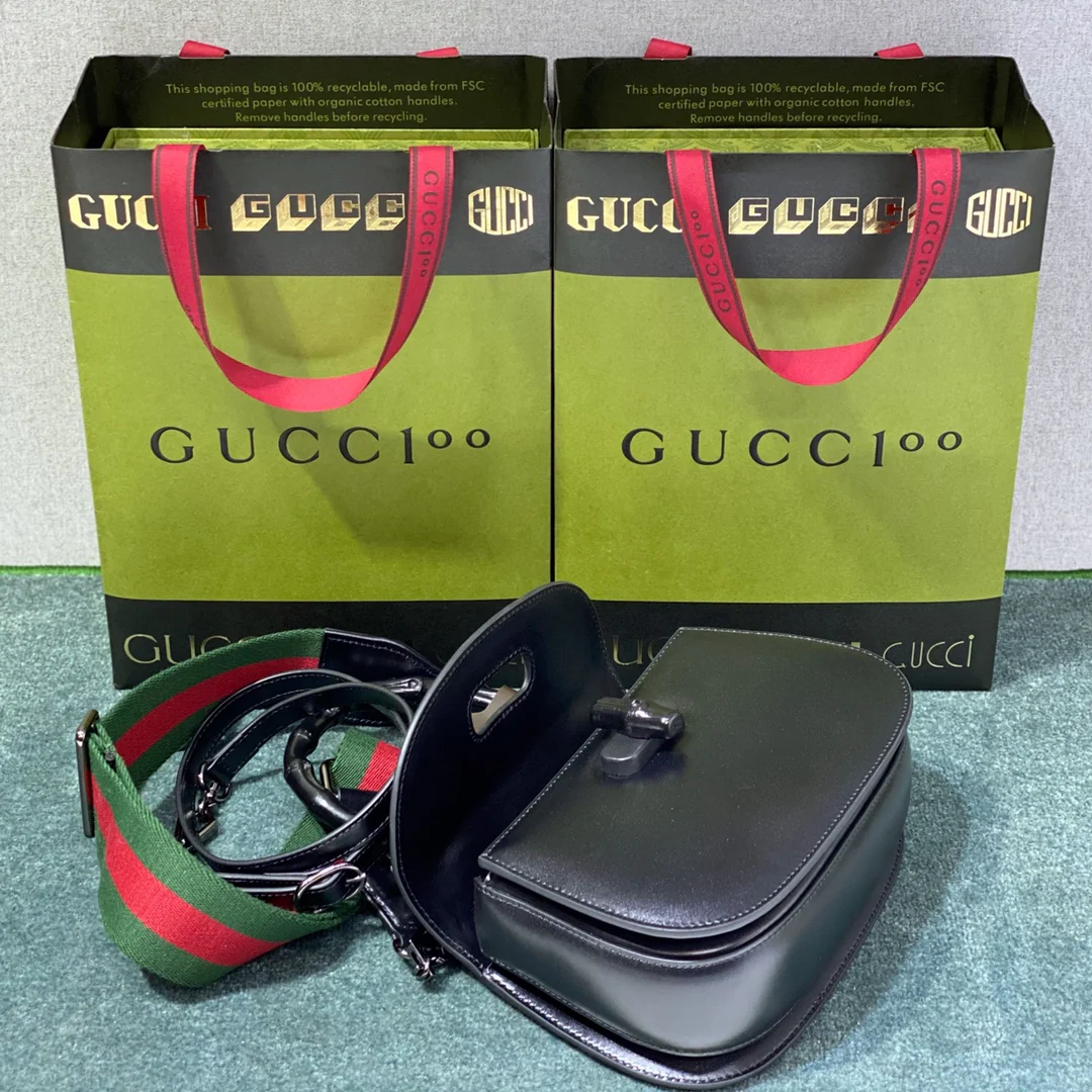 Сумка Gucci из коллекции Retro Bamboo.