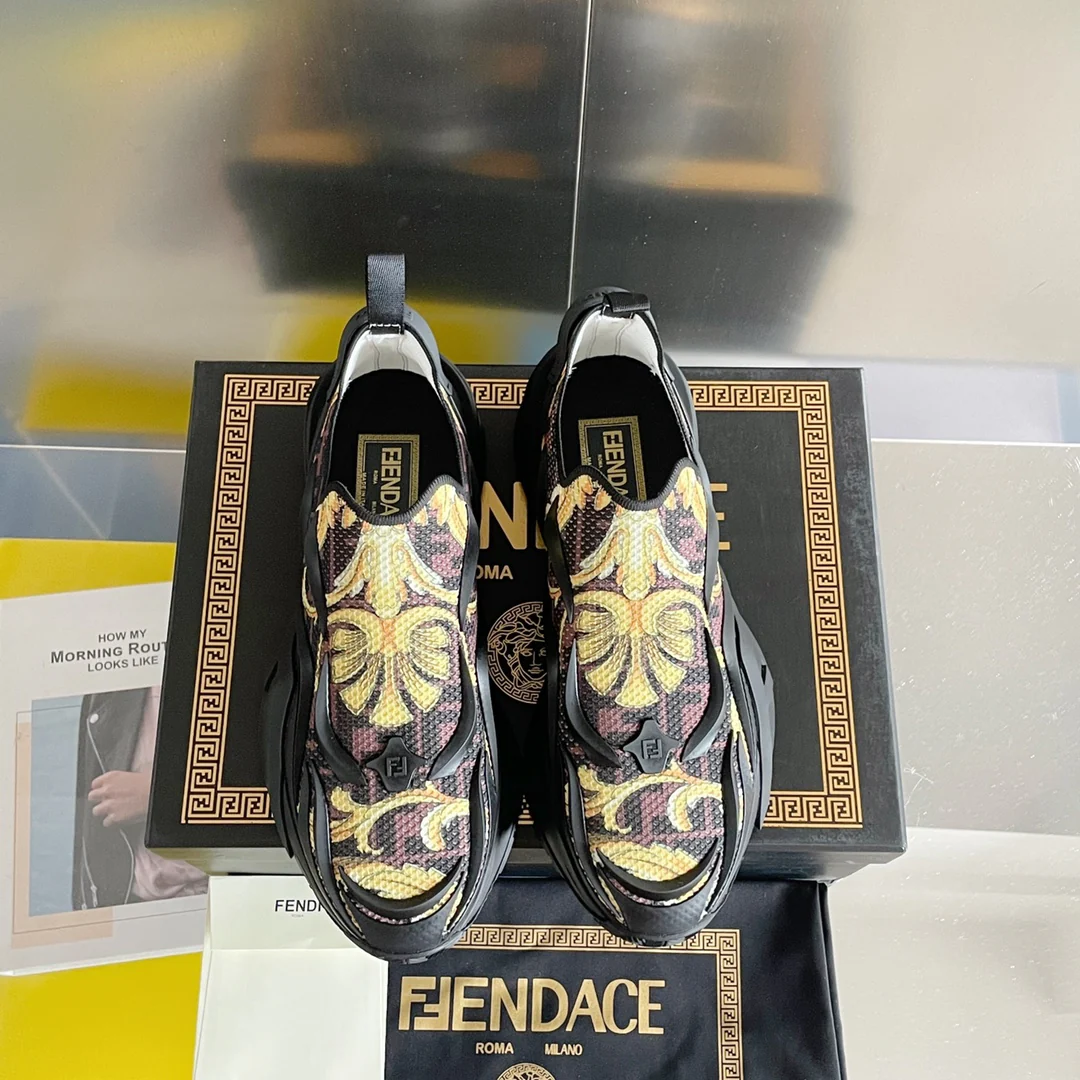 Новинка 2023 года от Fendi - кроссовки Flow Series Flyknit - коллаборация - черные