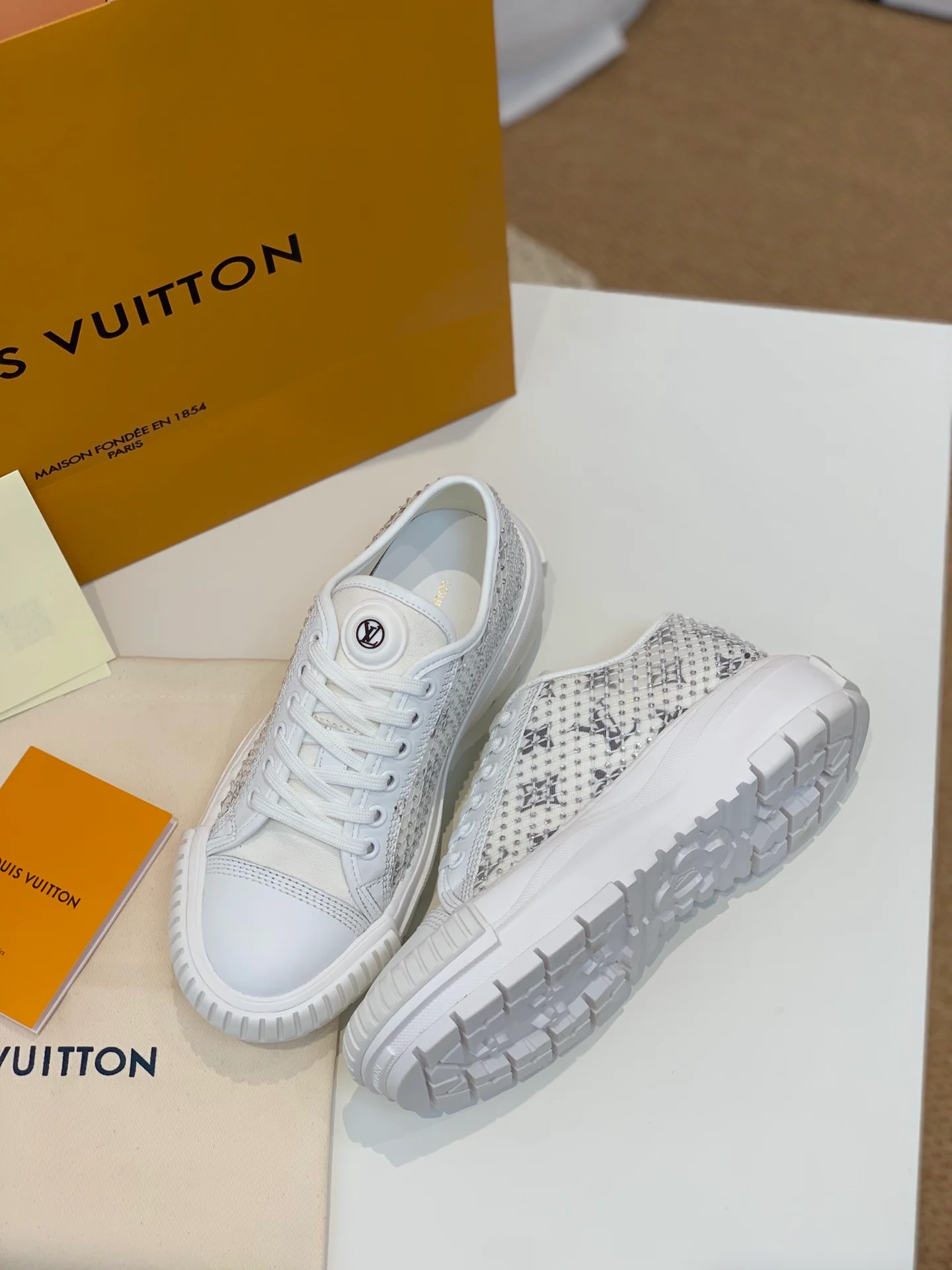 Обувь LV - LV Squad - Верх из сетчатой ??ткани с кристаллами - Низкие повседневные туфли