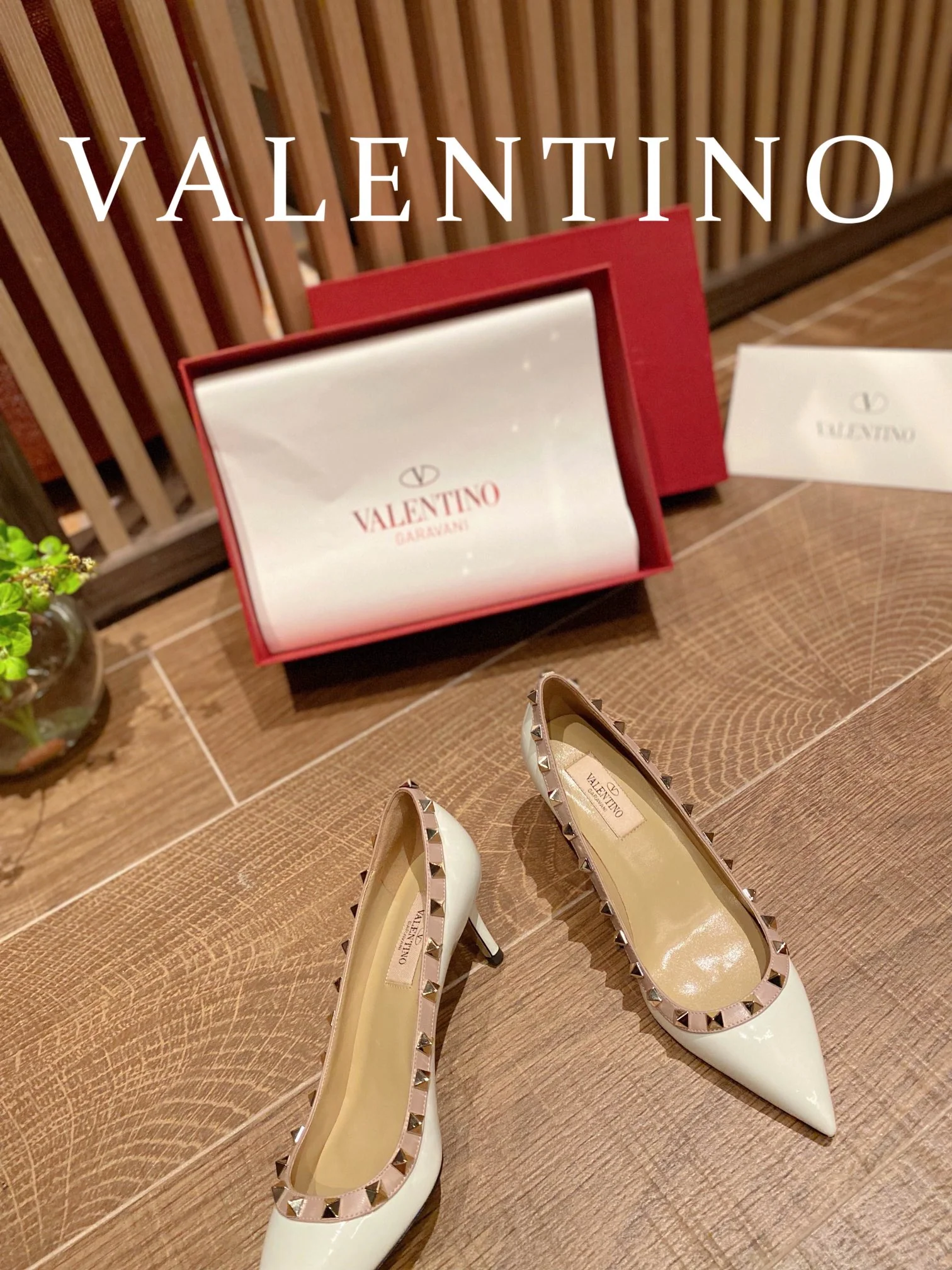Классические туфли на среднем каблуке Valentino - белые