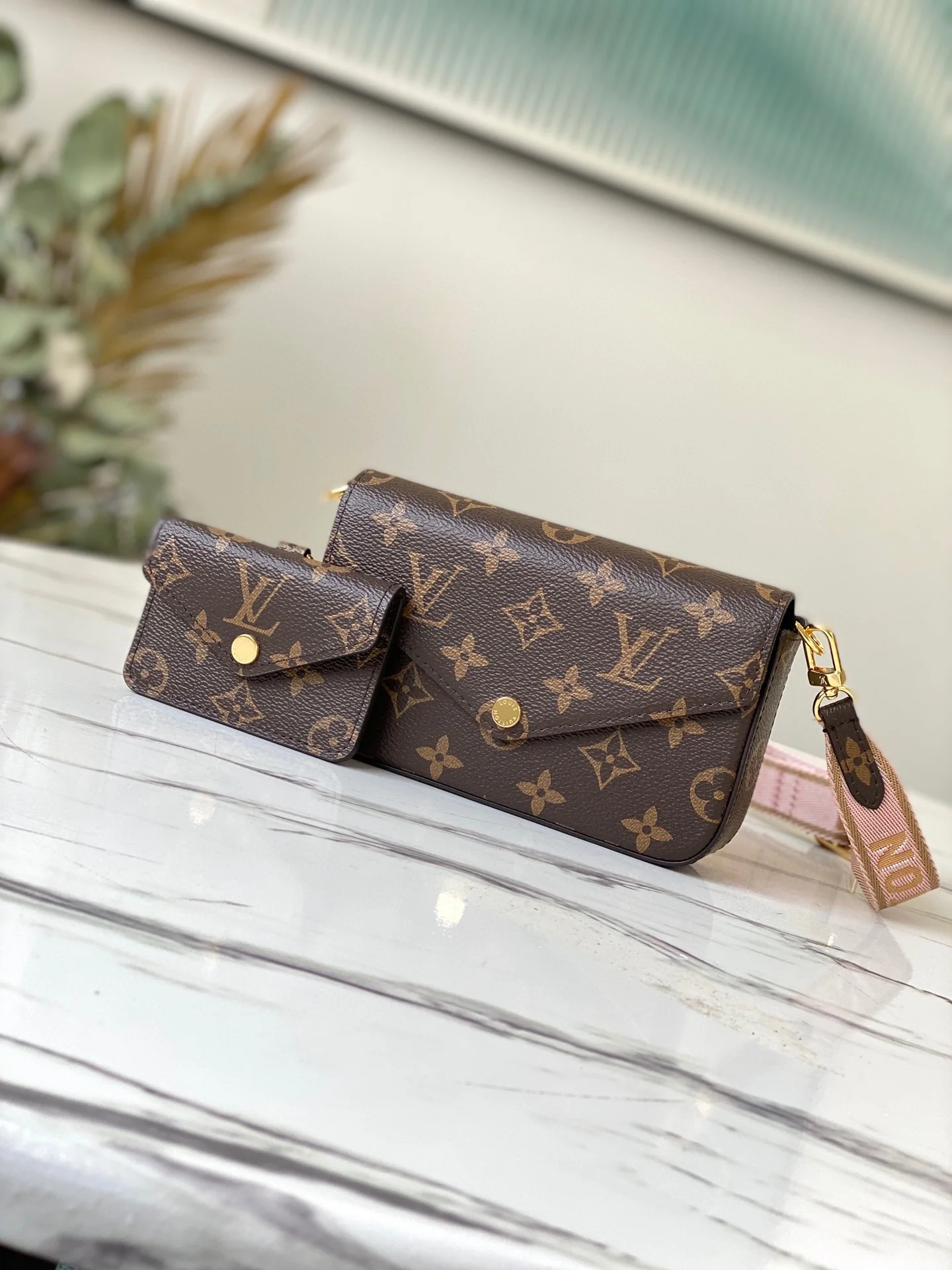 m80091-LV-multi-pochette-felicie-three-in-one-pink