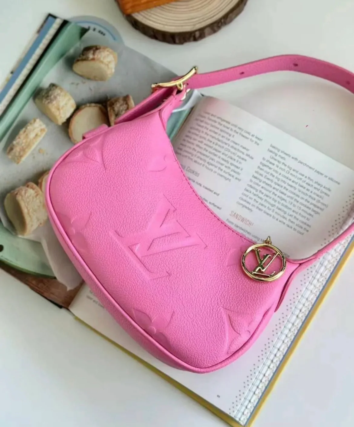 m82487-LV-mini-moon-handbag-rose red