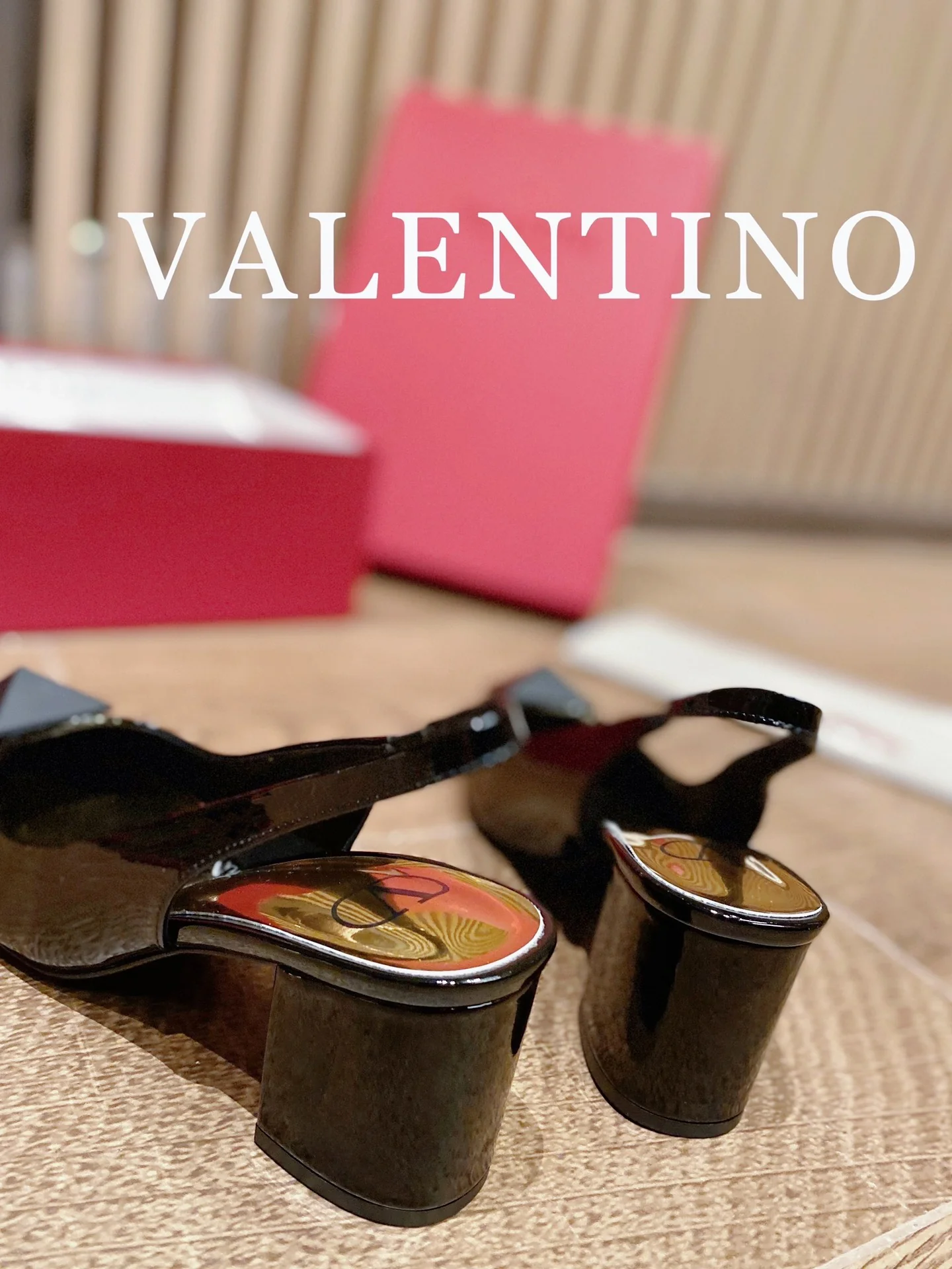 Valentino - Черные туфли на массивном каблуке с квадратным носком