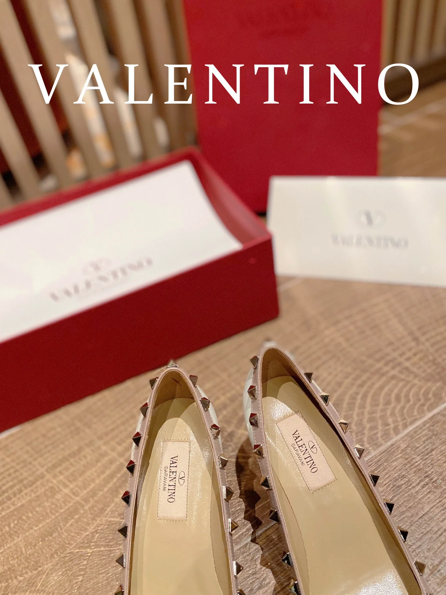 Классические туфли на среднем каблуке Valentino - белые