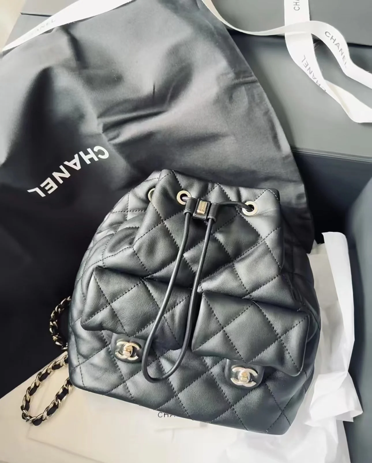 Рюкзак Chanel 23B — черный