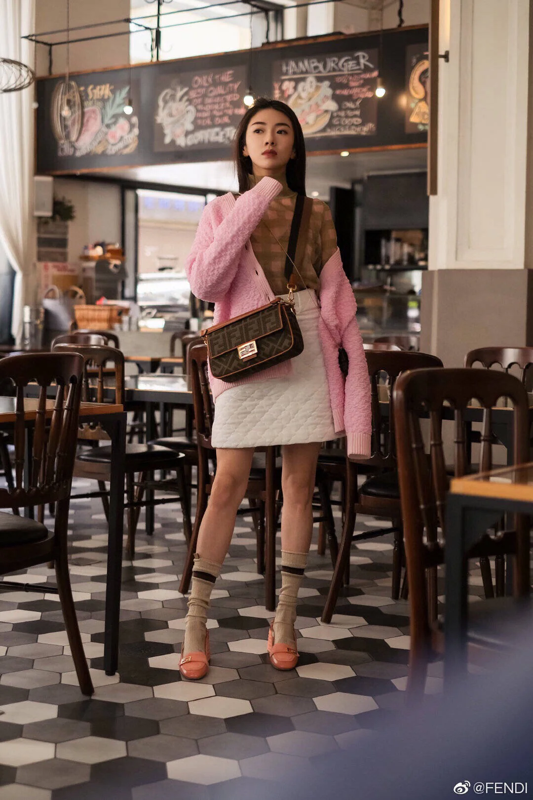 Сумка Fendi Baquette - вышивка из выстиранного денима.