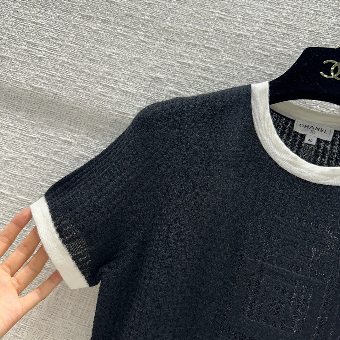 Вязаный топ Chanel 2403 ?Коко? в черно-белом исполнении