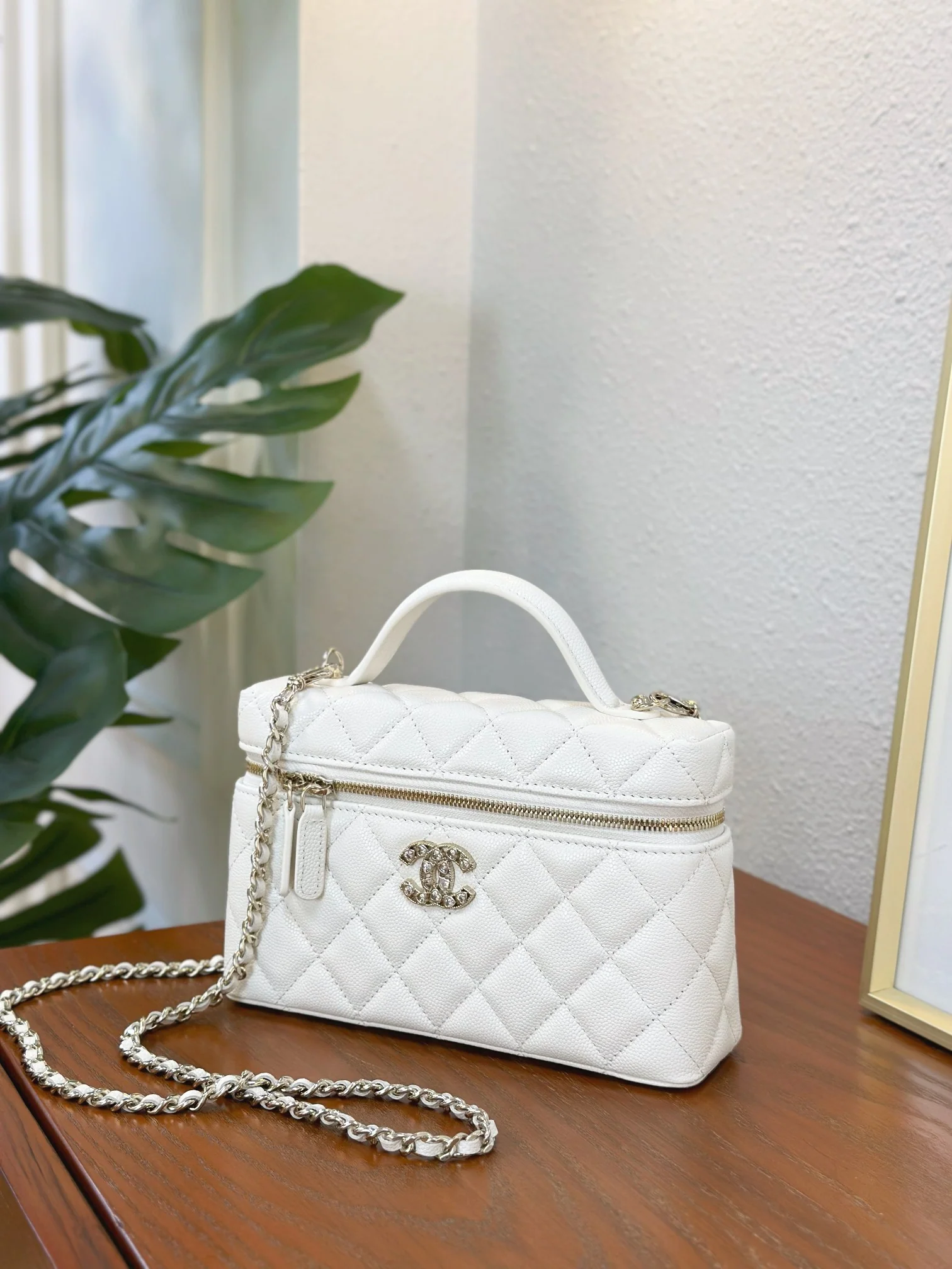 Сумочка Chanel 25p Heart Diamond LP с цепочкой - белая