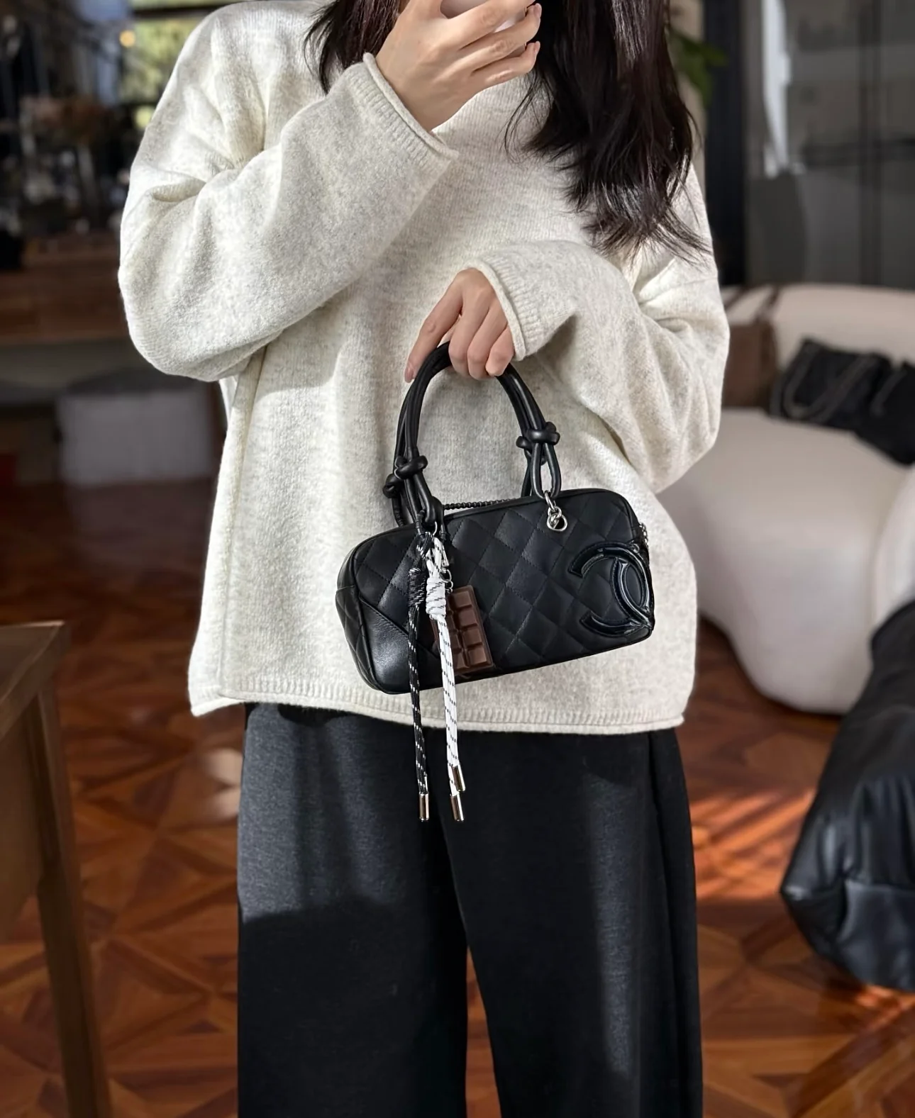 Chanel - Винтажная сумка-подушка Kang Peng - Полностью черная