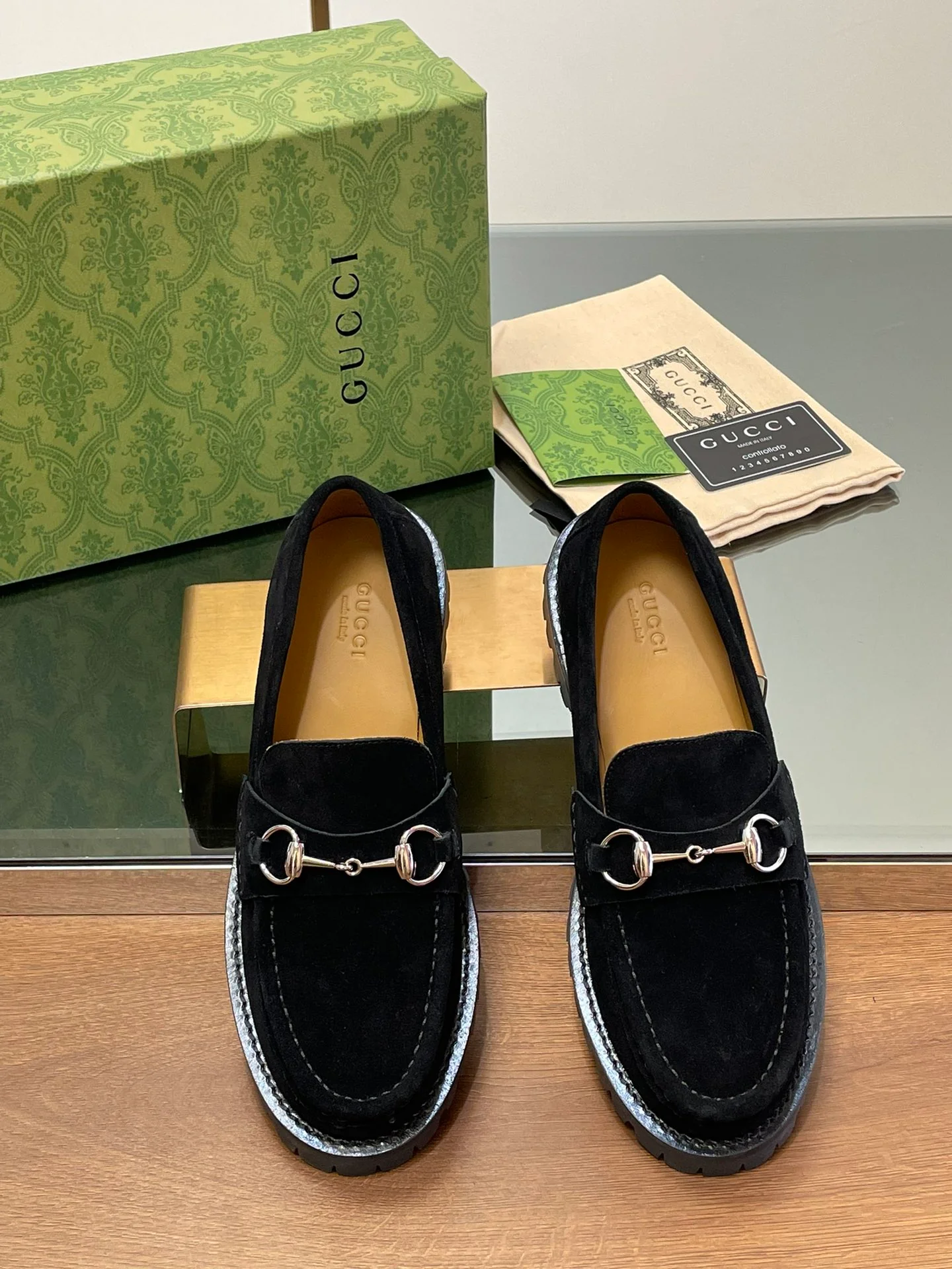 Замшевые лоферы Gucci 2024 - черные