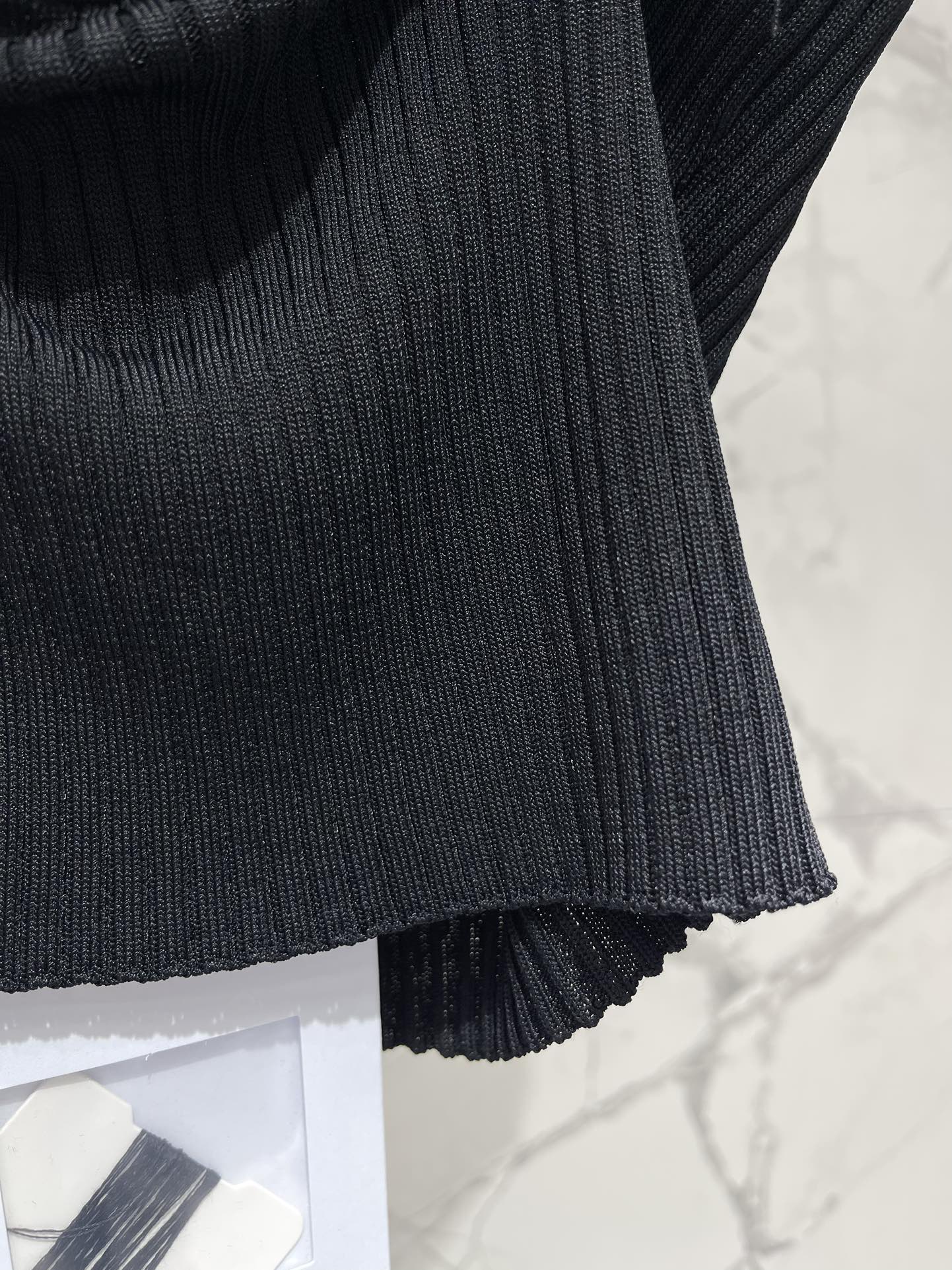 Chanel 2403-24 Летняя новинка: вязаная кофточка ручной работы с цепочкой, стильная и универсальная – черная