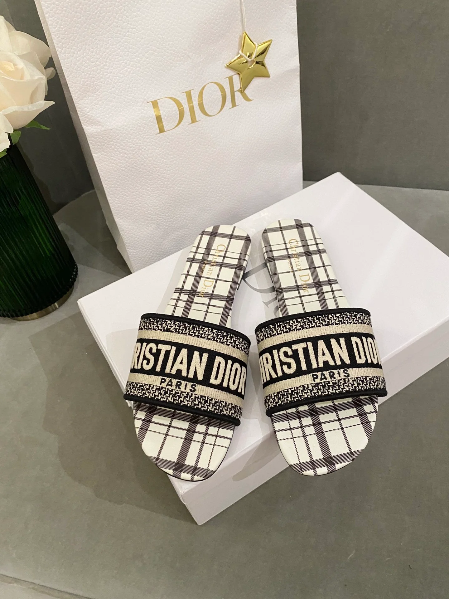 Dior - Тапочки с клетчатой ??вышивкой