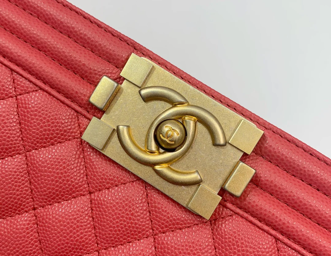 Chanel-boy-25cm-15