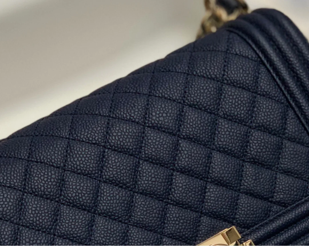 Chanel Boy 25 см 32