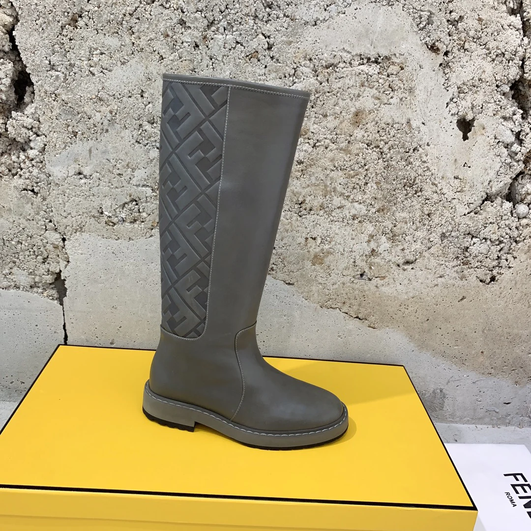 Fendi - Новинка сезона осень/зима 2022 - Сапоги для верховой езды