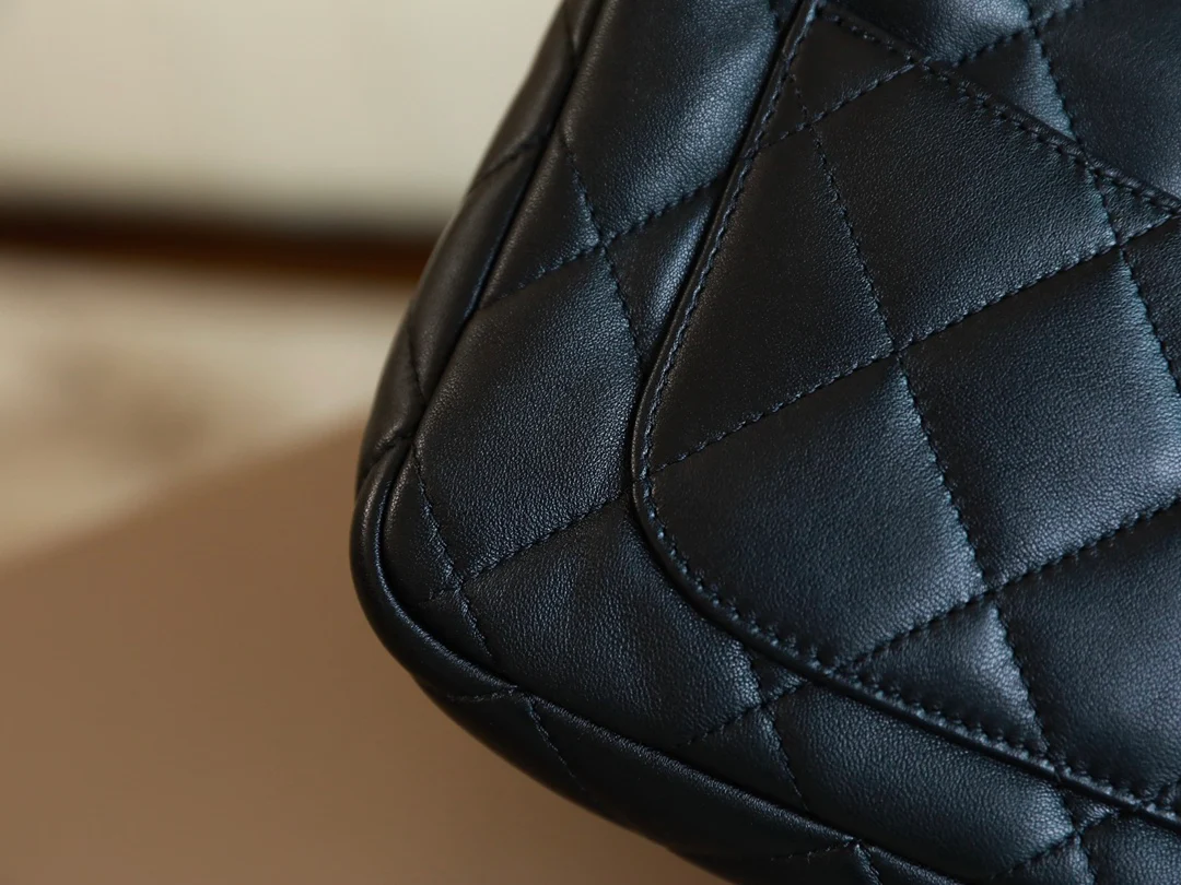 Сумка-мессенджер Chanel Retro Underarm Bag