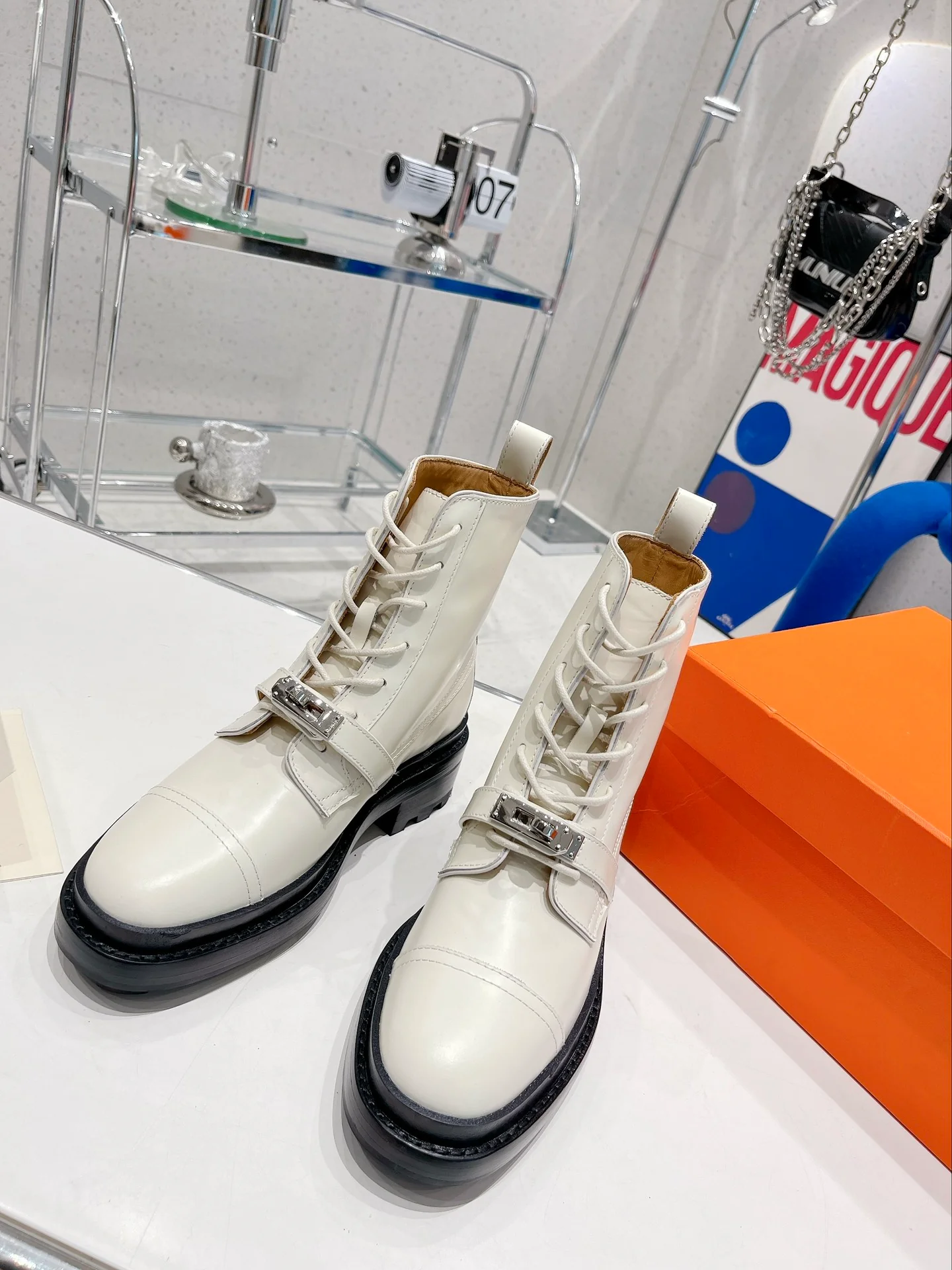 Hermes - Новинка сезона осень/зима 2022 - Ботильоны Kelly