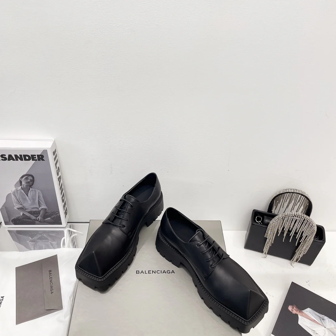 Туфли-дерби Balenciaga с квадратным носком