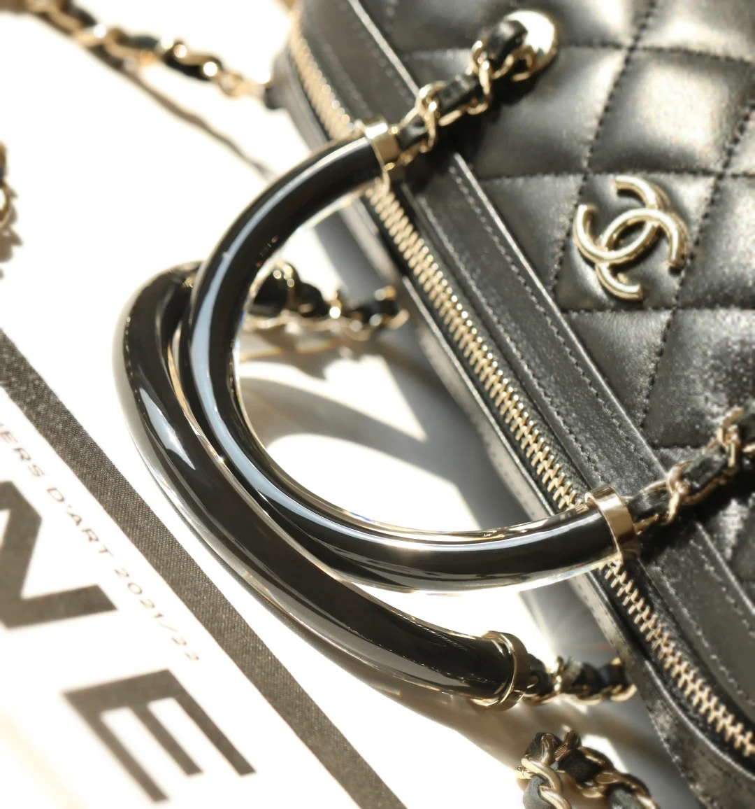 Ручка эмалированная Chanel 25 пенсов???