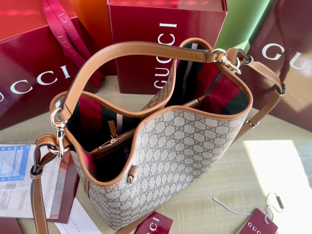 Маленькая сумка через плечо Gucci 2025 из коричневой кожи - коричневая