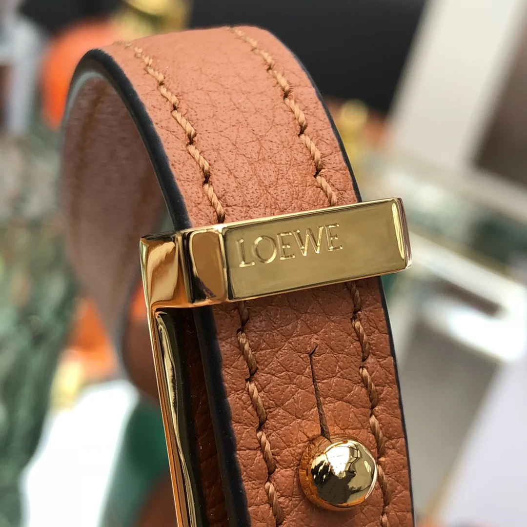 Сумка-треугольник Loewe 2020, новая версия, мини, коричневая.