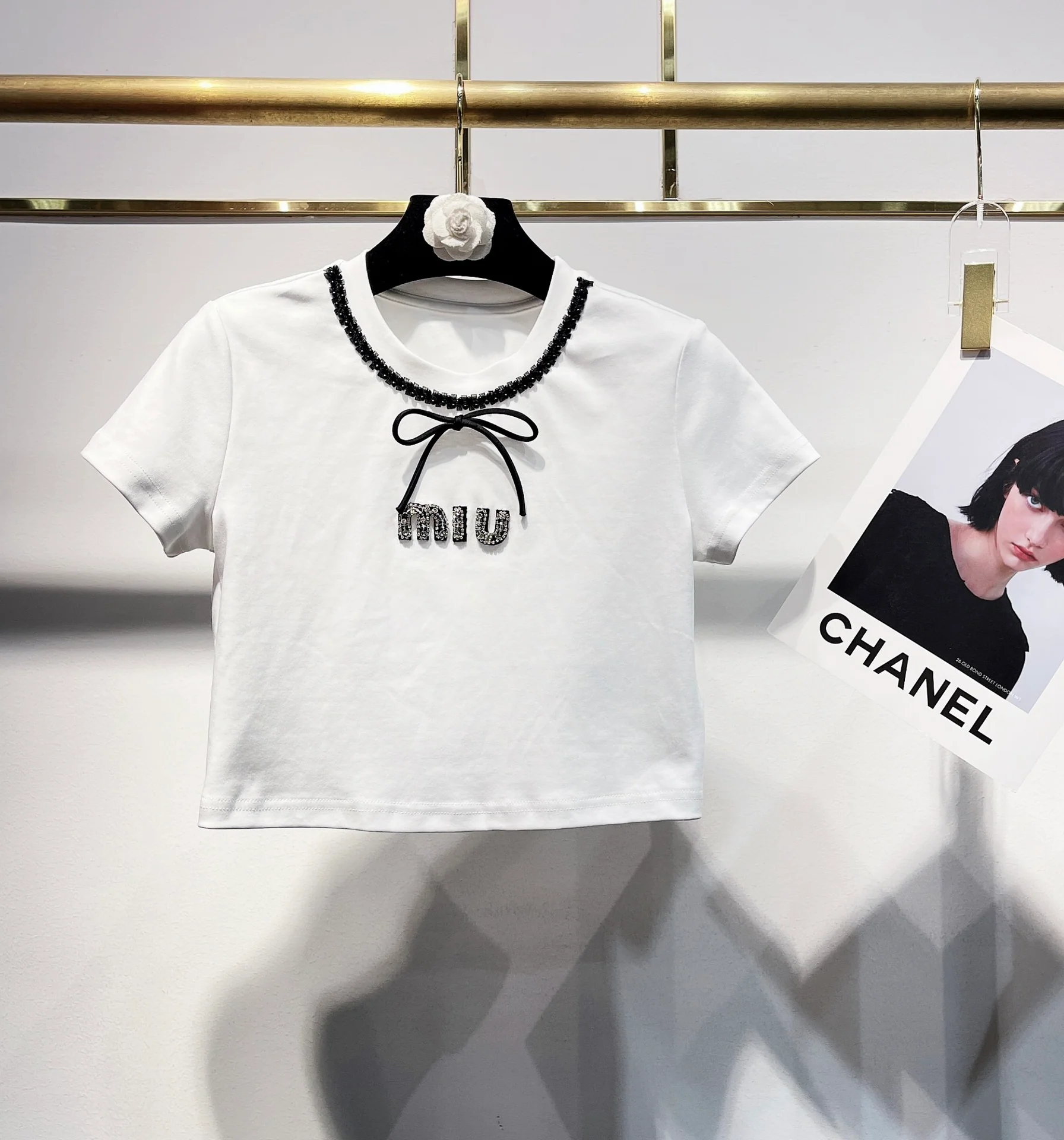 Ожерелье Miu Miu-2404-24ss с массивным бантом из стразов