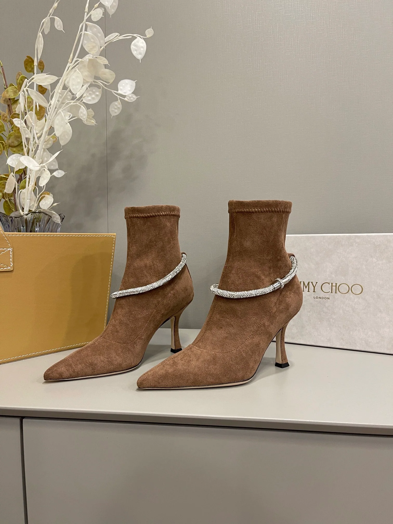 Новинка сезона осень/зима 2022 от Jimmy - Ботильоны на шпильке - Коричневые