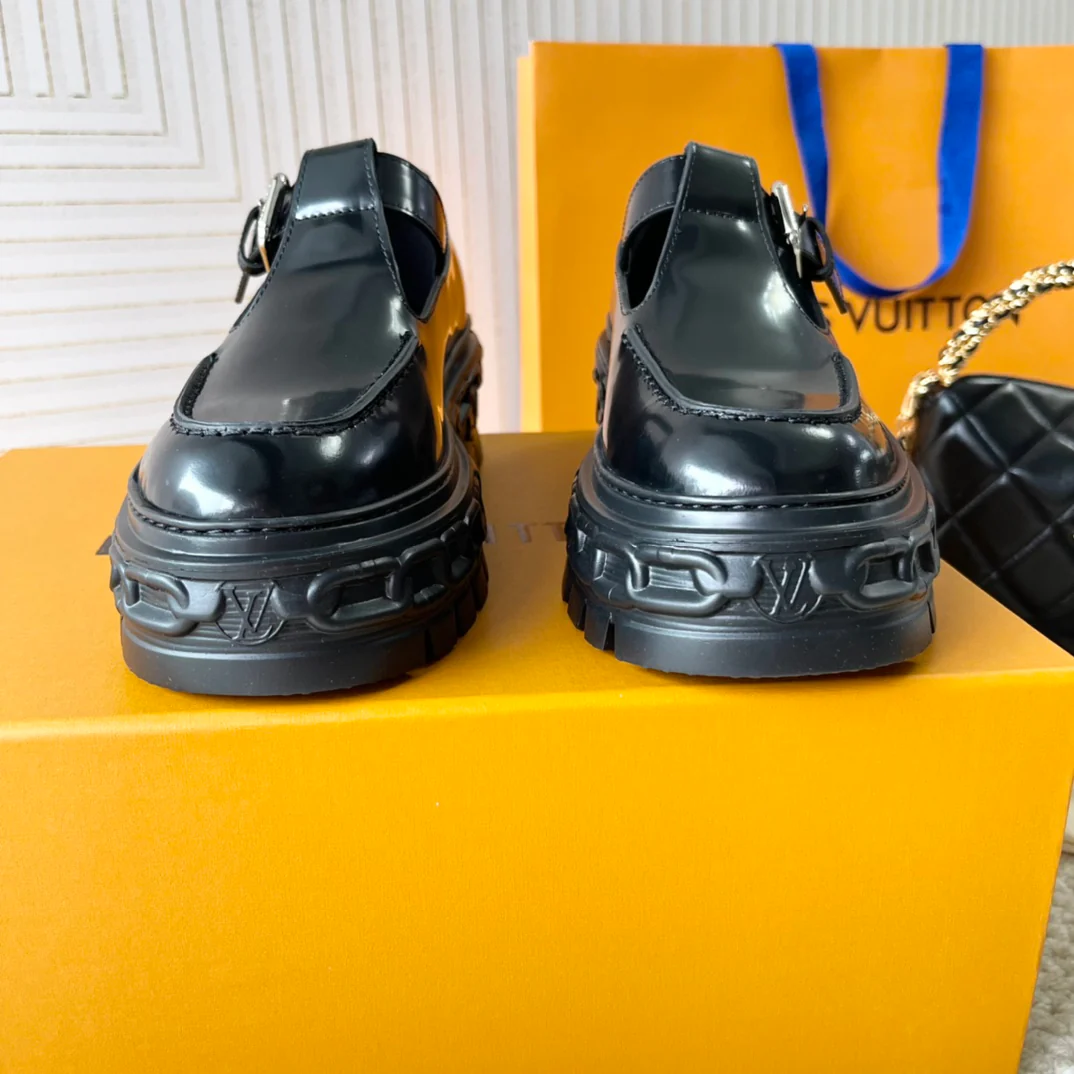 Лоферы на платформе LV-2024 - черные