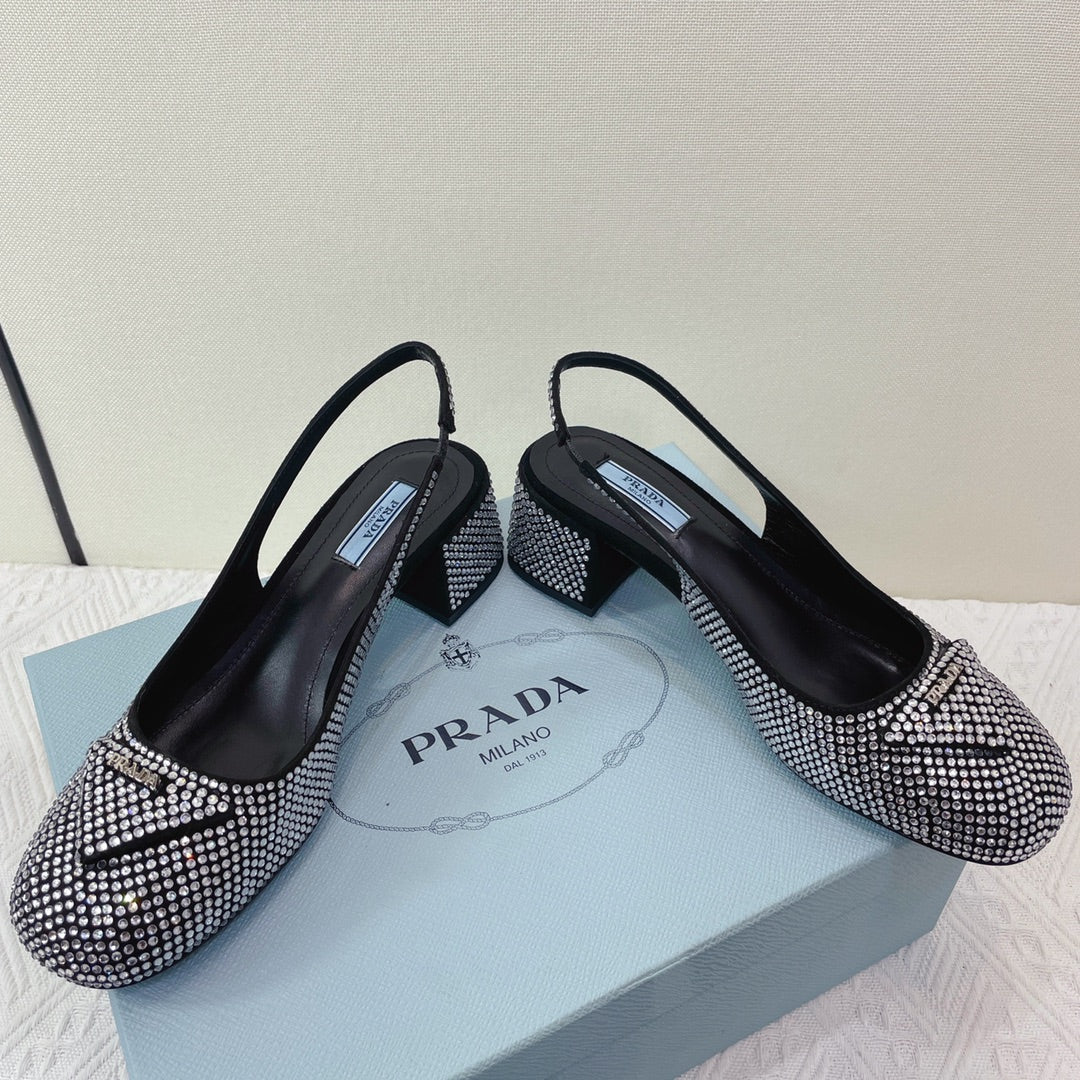 Туфли Prada - Prada - Украшены стразами - На низком каблуке - Туфли Мэри Джейн - Серебристые