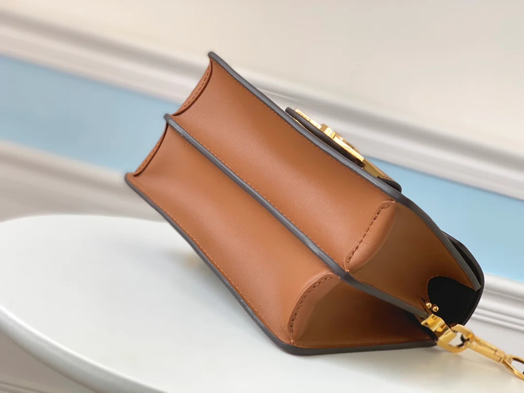 44580-LV-2019 Весна/Лето - сумка через плечо Dauphine