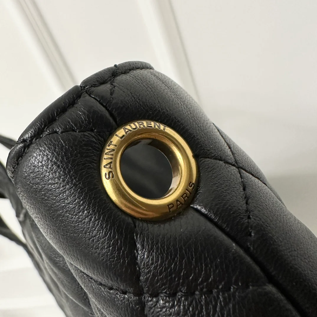 Сумка-тоут YSL Icarre - из овечьей кожи - черная с золотой фурнитурой