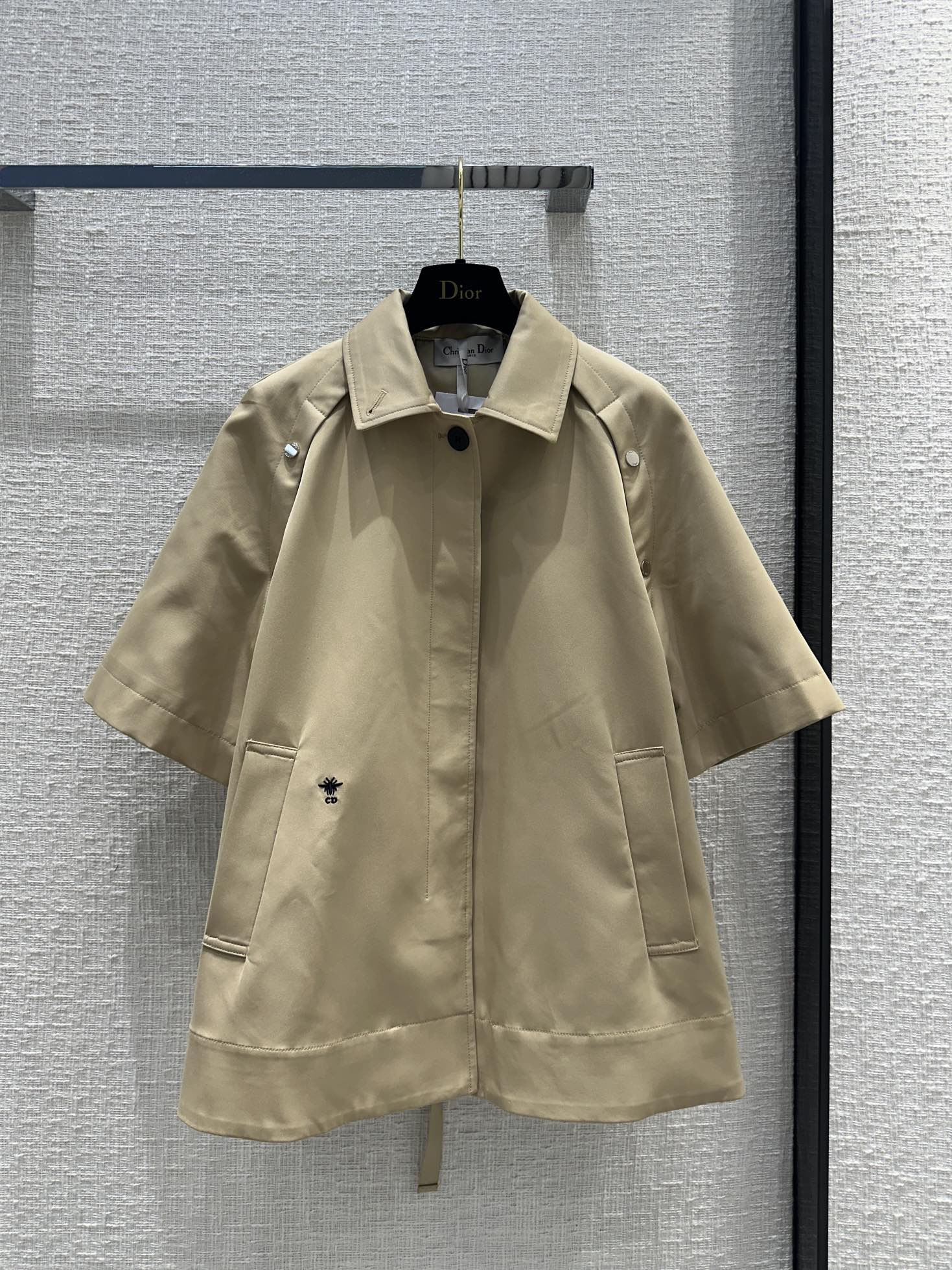 Dior - 2403-24 Ранняя весна. Новый тренч-накидка.