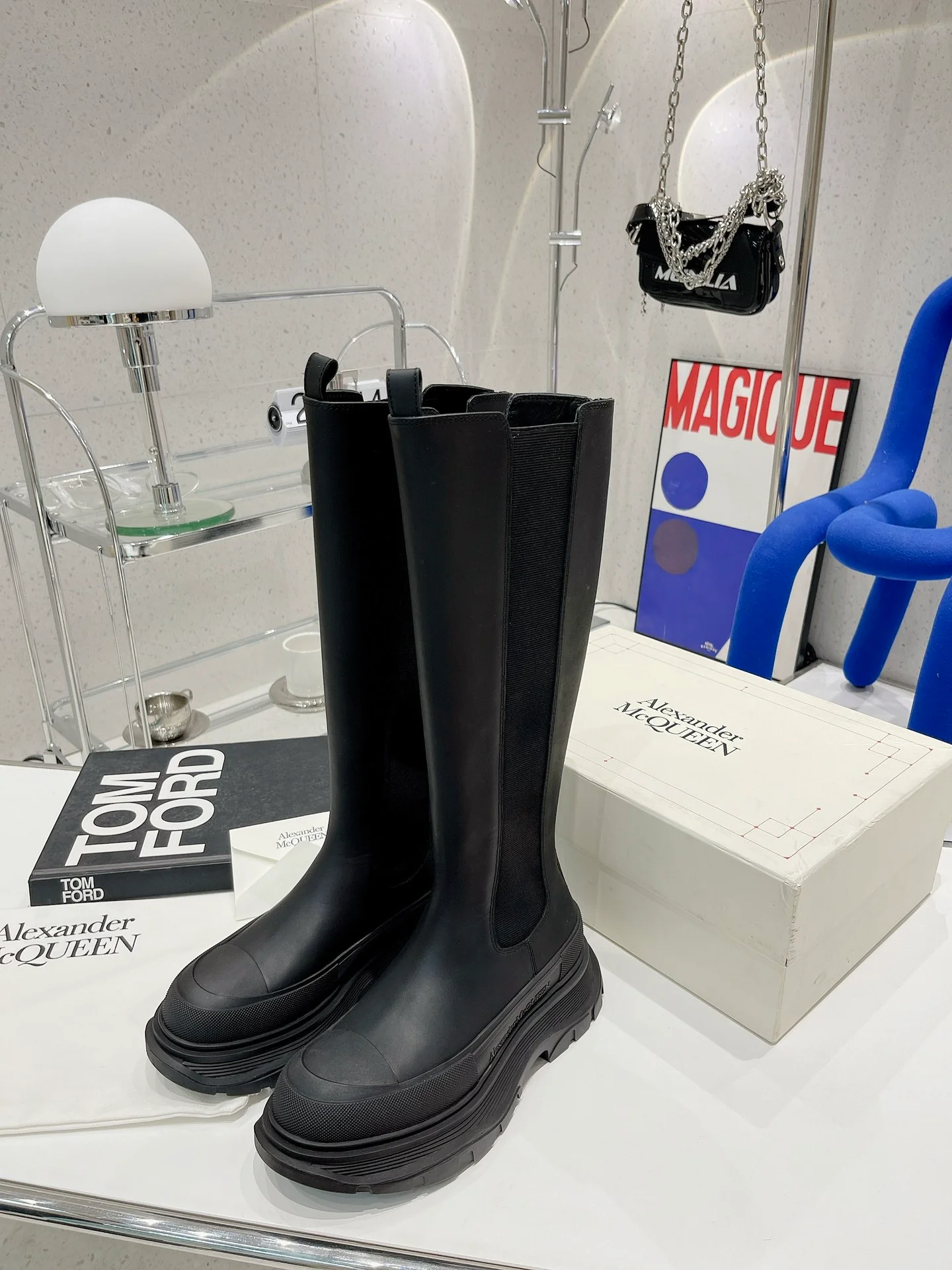 Коллекция McQueen 2022 года с подиума - Длинные сапоги - 2