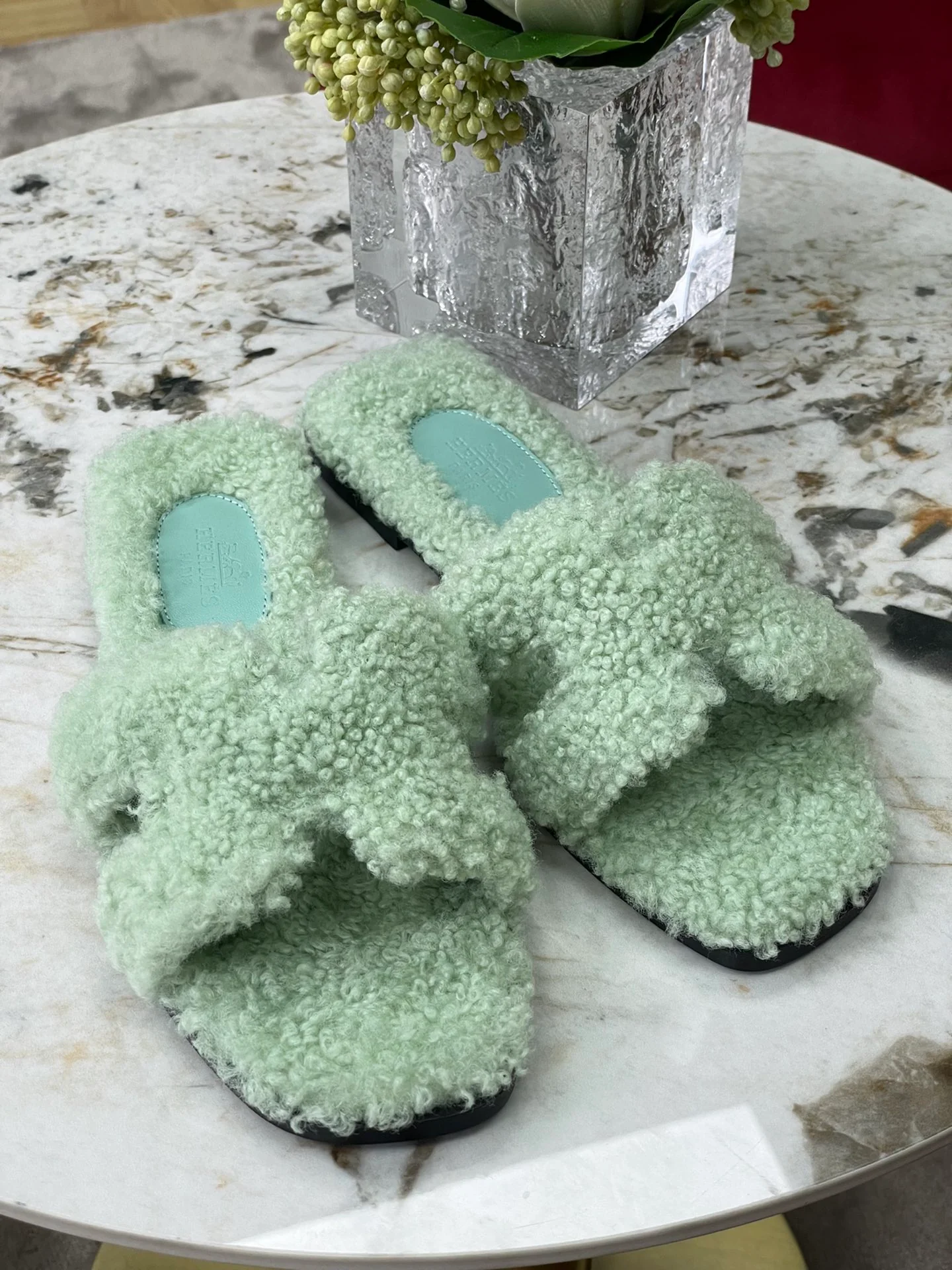 Hermes - Новинка сезона осень/зима 2022 - Меховые тапочки