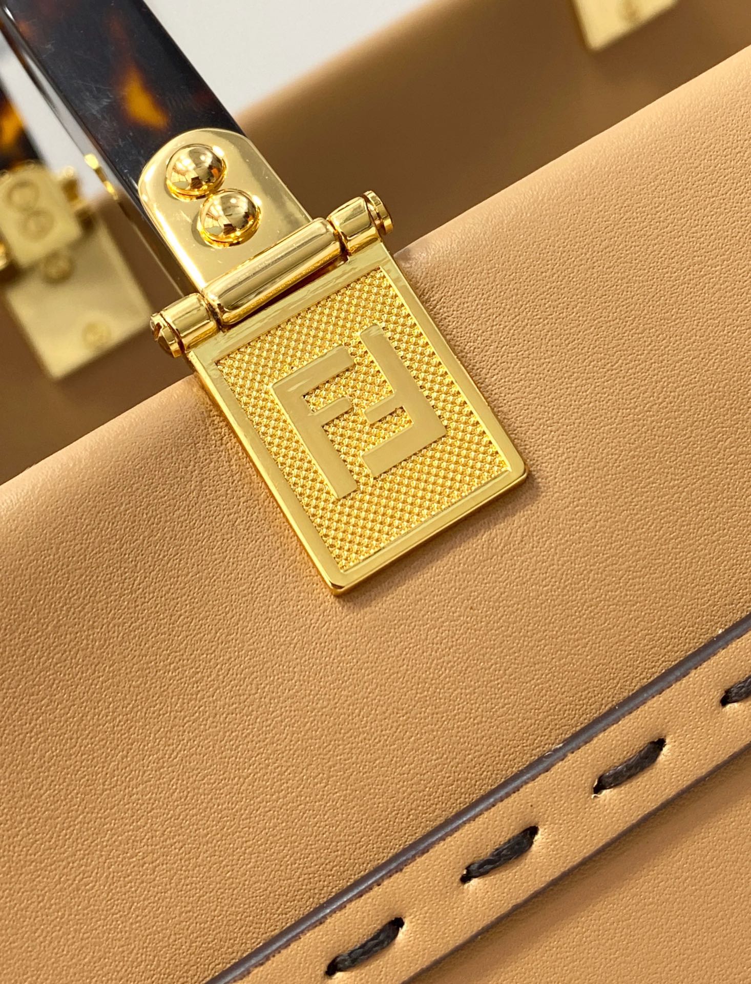 Сумка-тоут Fendi - бежевая