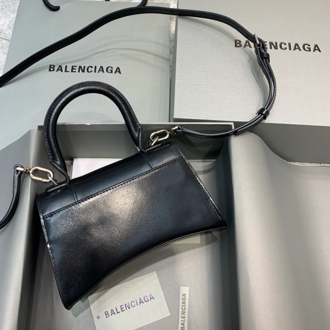 Сумка Balenciaga Hourglass, размер XS, черная, из гладкой кожи.