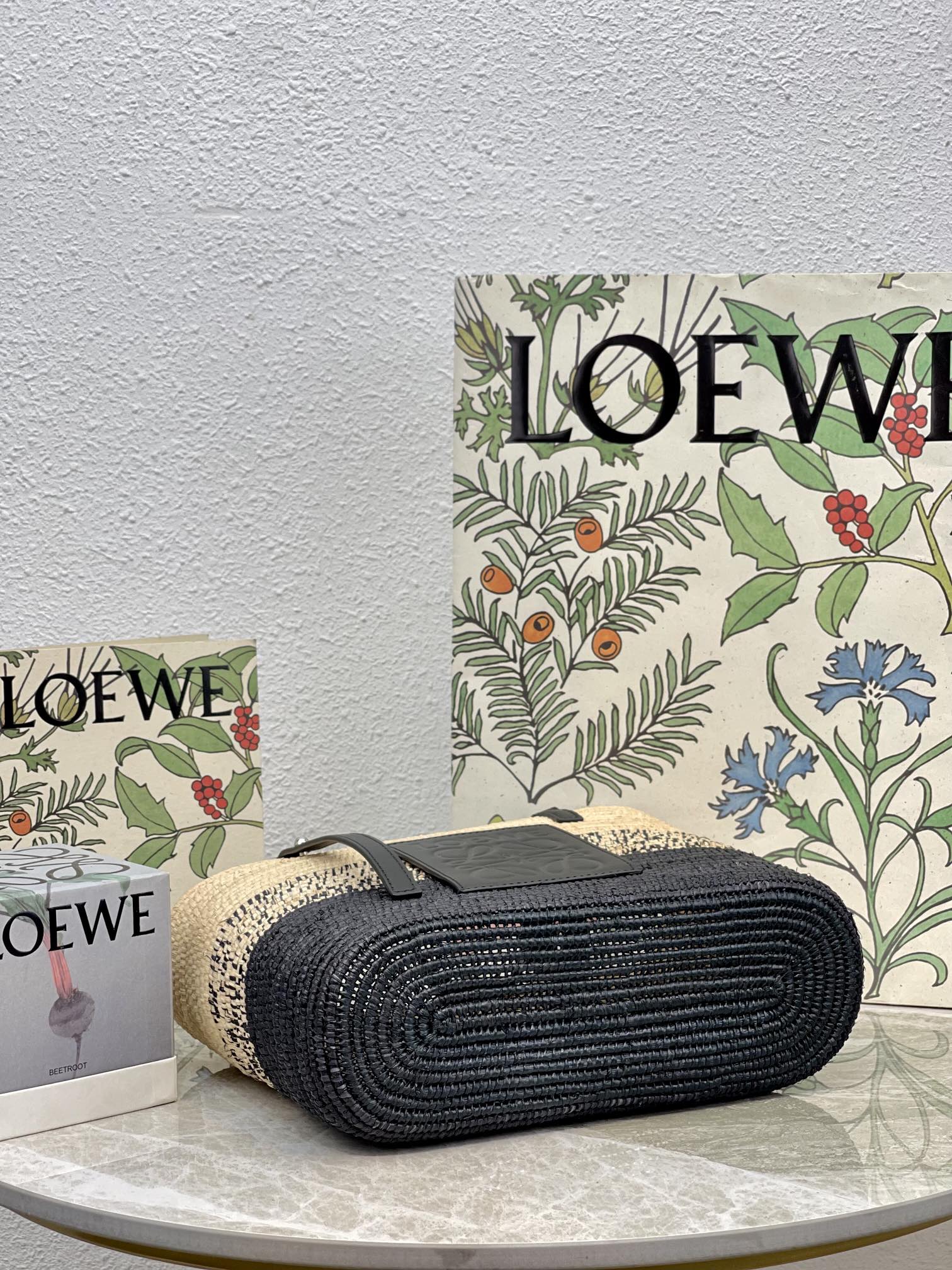 Летняя лимитированная серия соломенных сумок Loewe