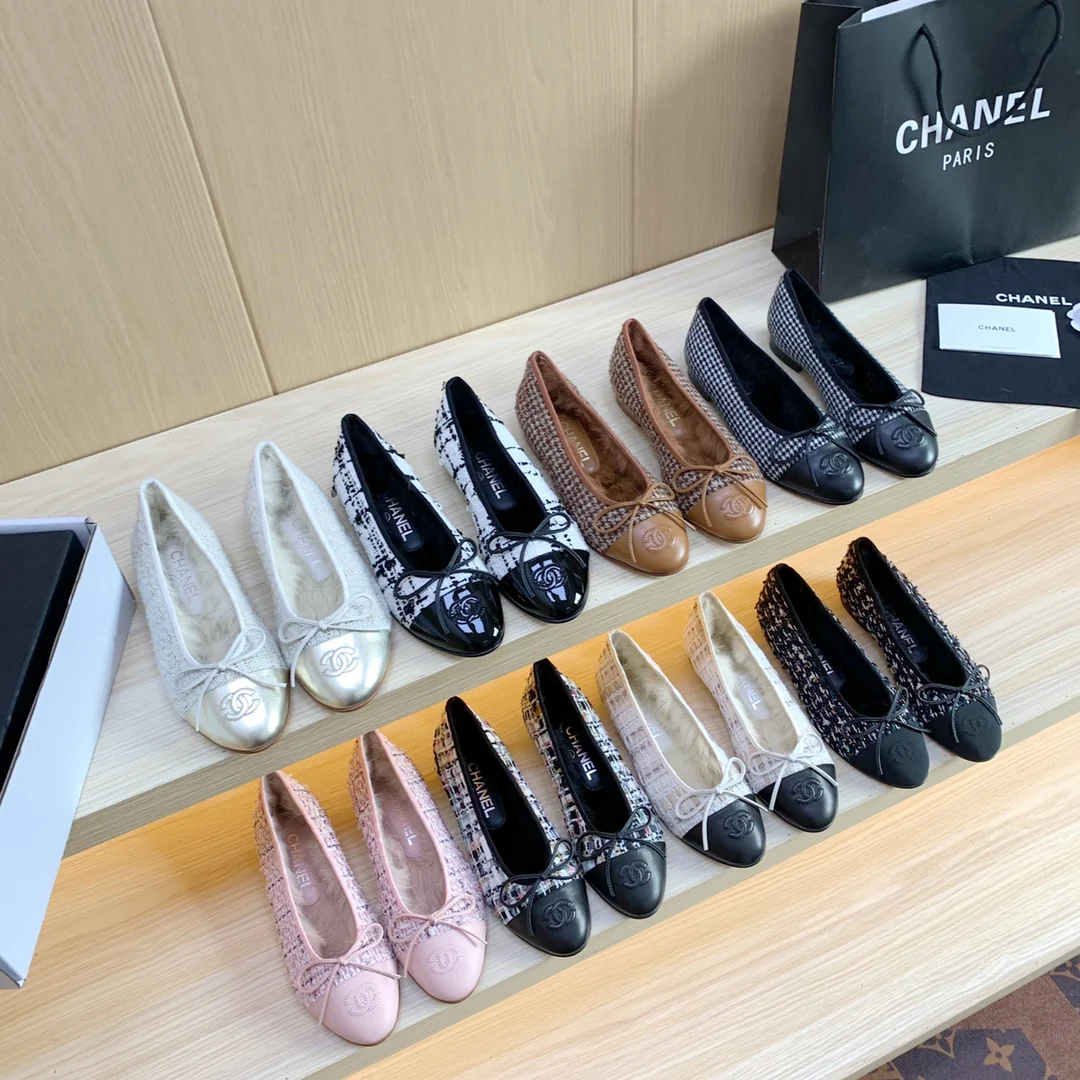 Балетки Chanel Timeless — вариант с кроличьим мехом — изображение из коллекции