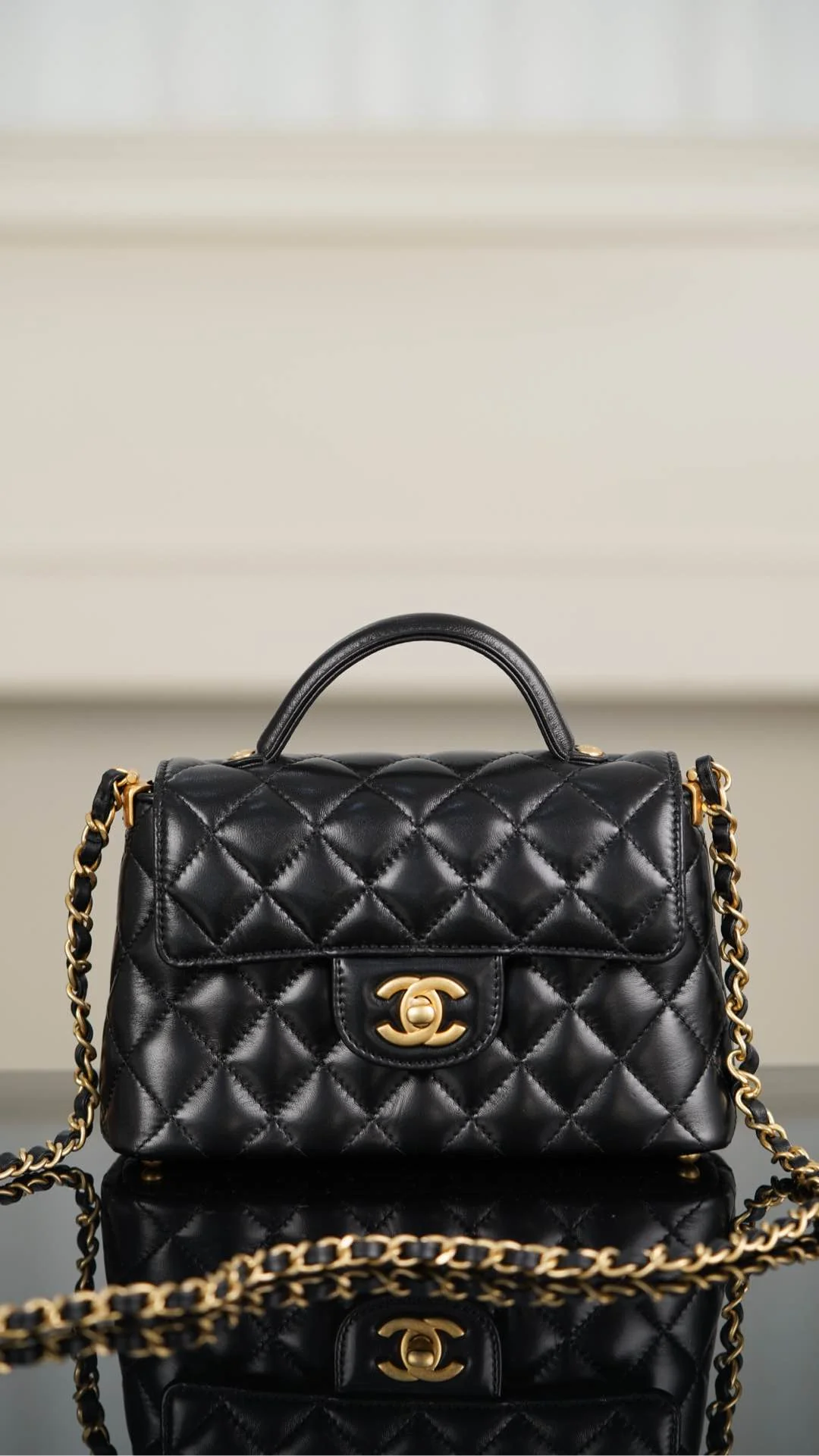Сумка Chanel 25p Handle Flap Bag (квадратная) - черно-золотая