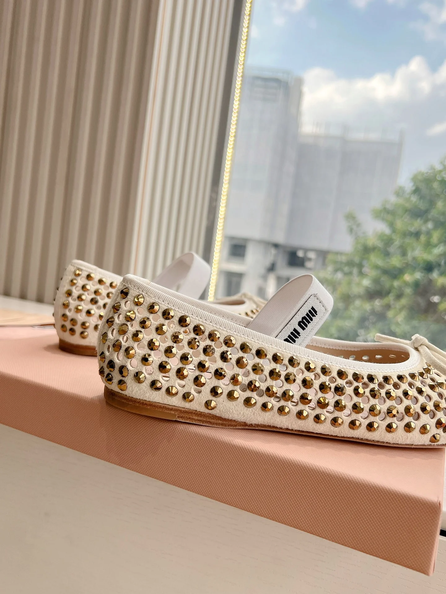 Балетки Miu Miu 2024 - белые