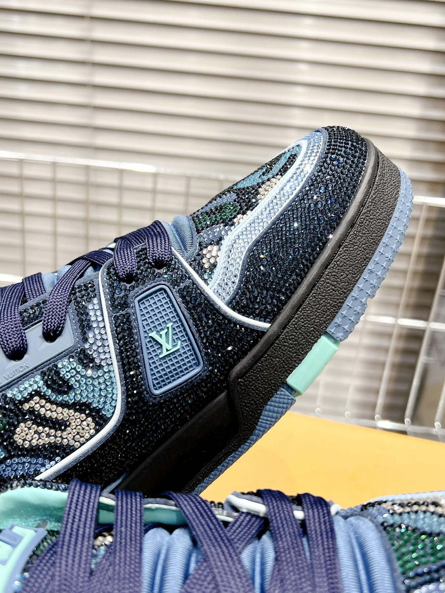 Кроссовки LV Trainer - Скейтбордистские кроссовки - Глянцевые с синим узором - Унисекс