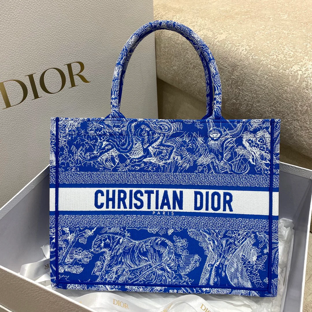 Сумка Dior Book Tote, средний размер 36,5 см, цвет ?Тигр?.